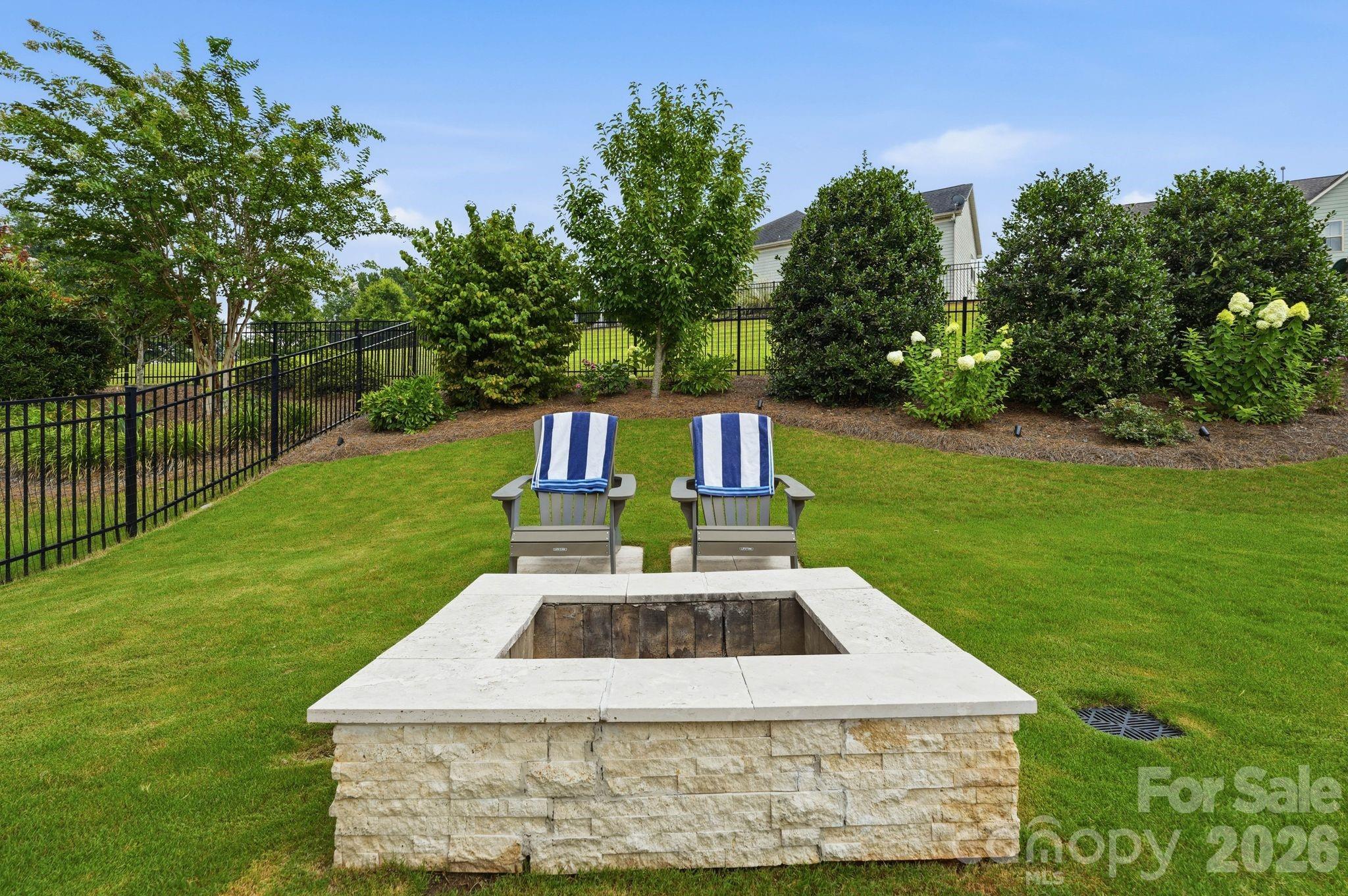 Fire pit - 109 Heron Cove Loop, Mooresville