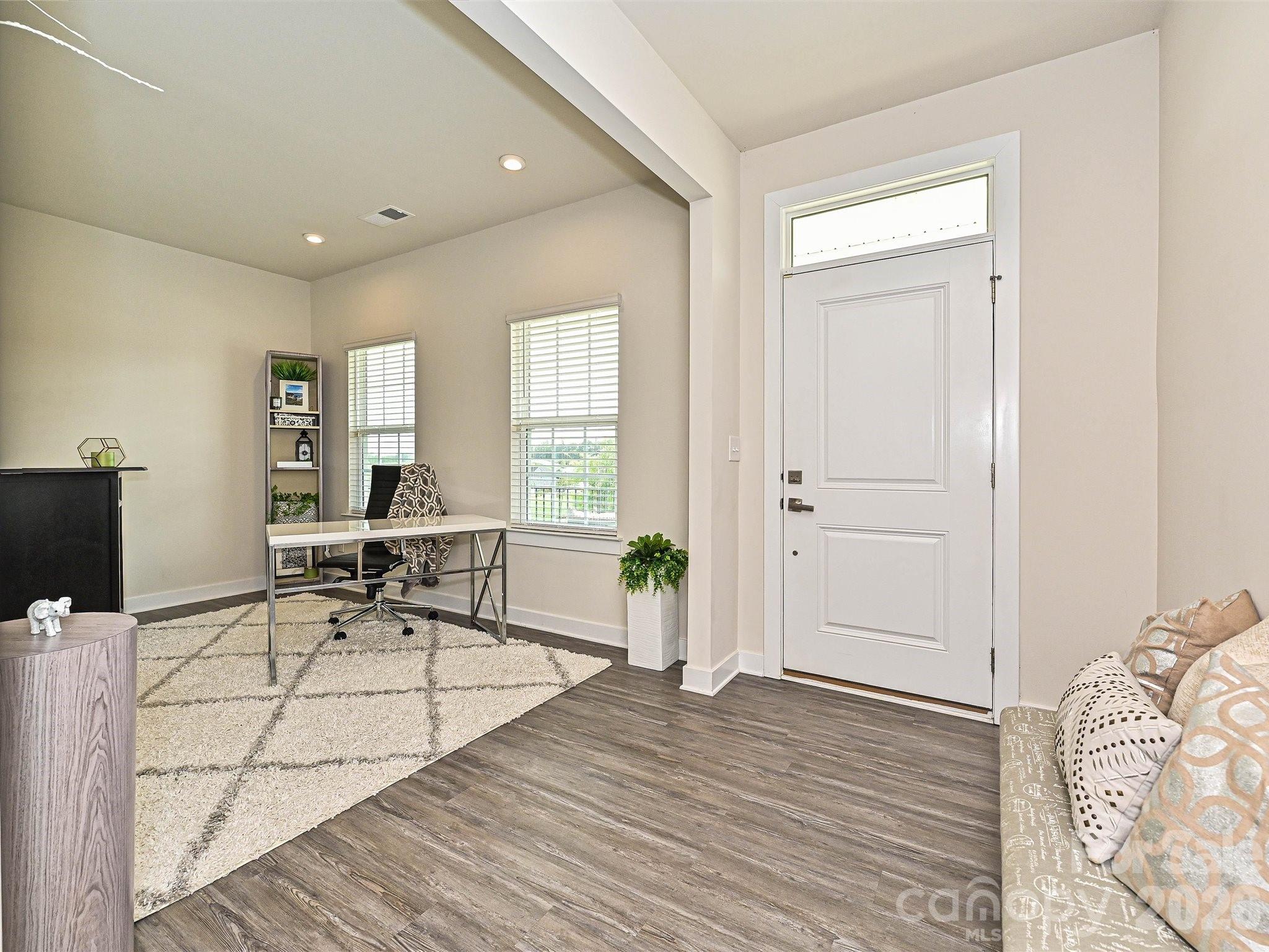 Single Family Residence at 10016 Bowtie Lane, Huntersville, photo 3 of 34