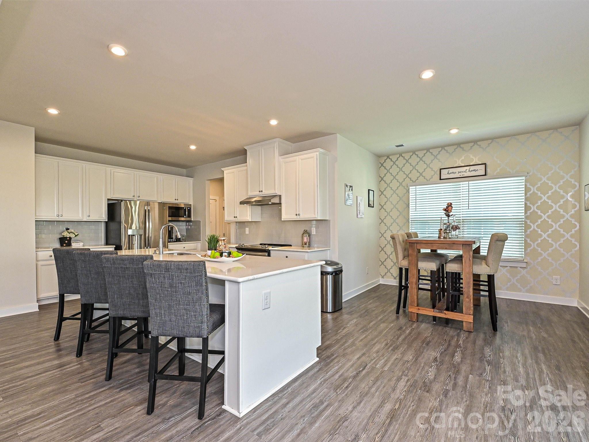 Single Family Residence at 10016 Bowtie Lane, Huntersville, photo 2 of 34