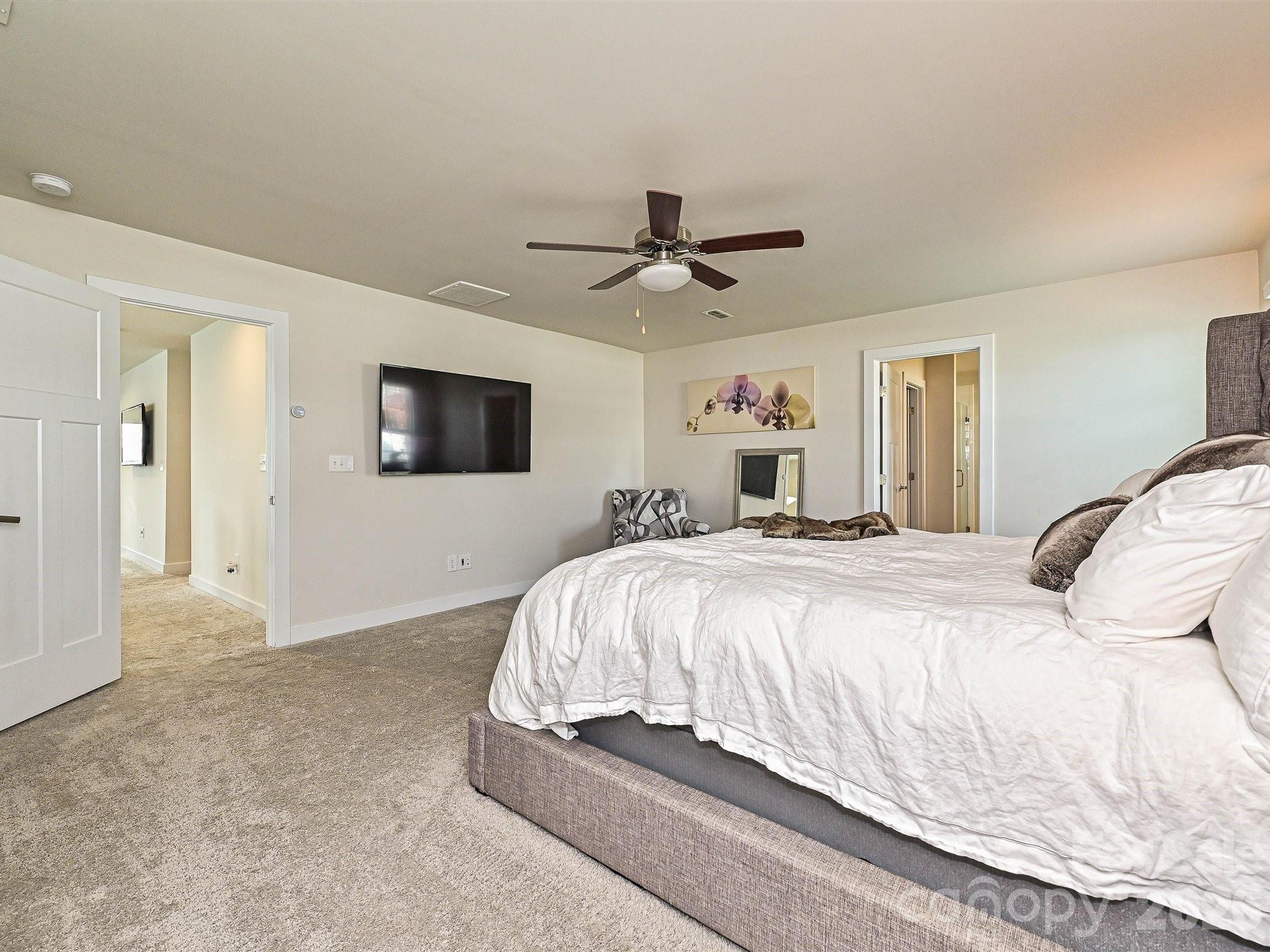 Single Family Residence at 10016 Bowtie Lane, Huntersville, photo 20 of 34