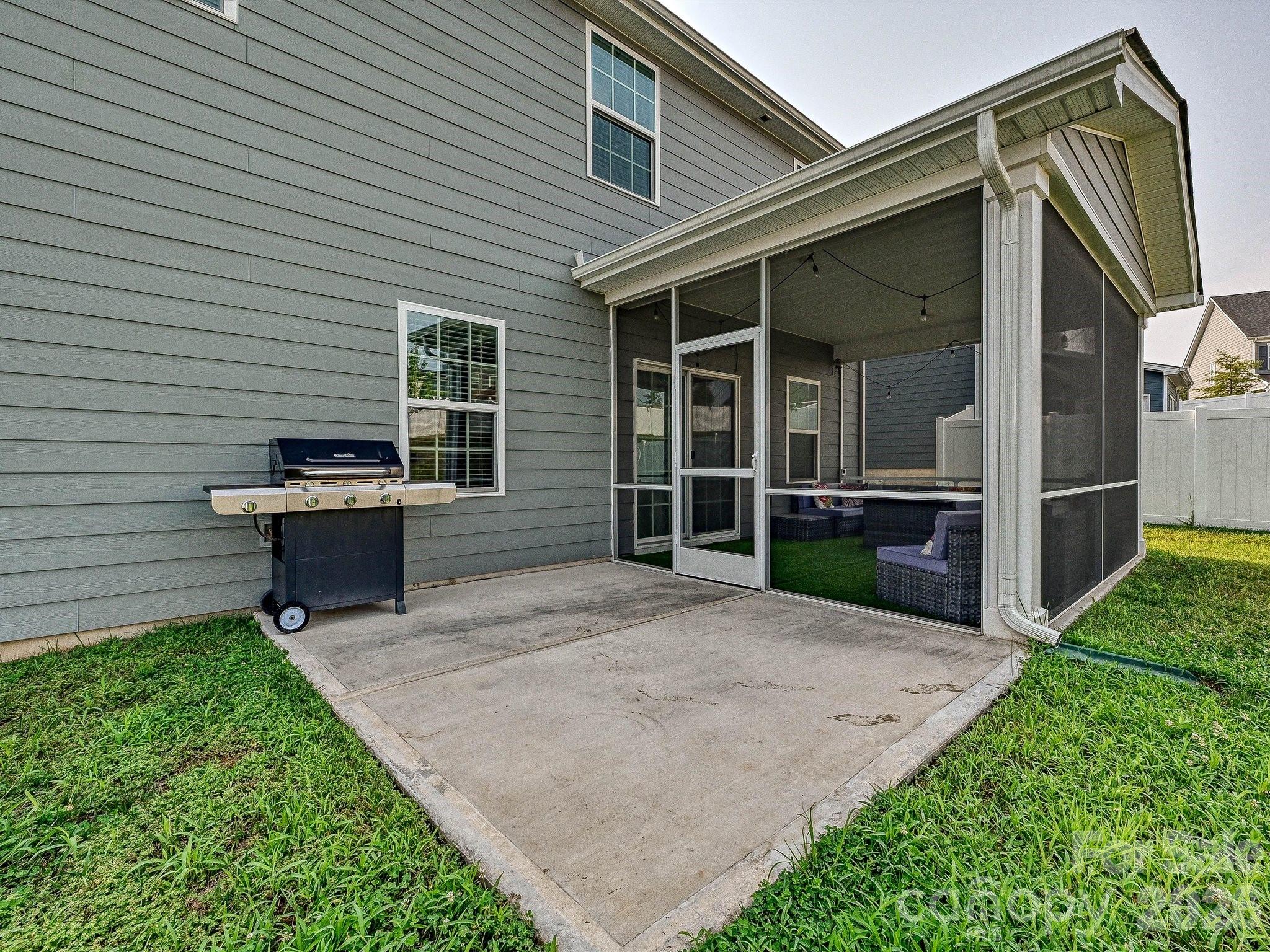 Single Family Residence at 10016 Bowtie Lane, Huntersville, photo 31 of 34