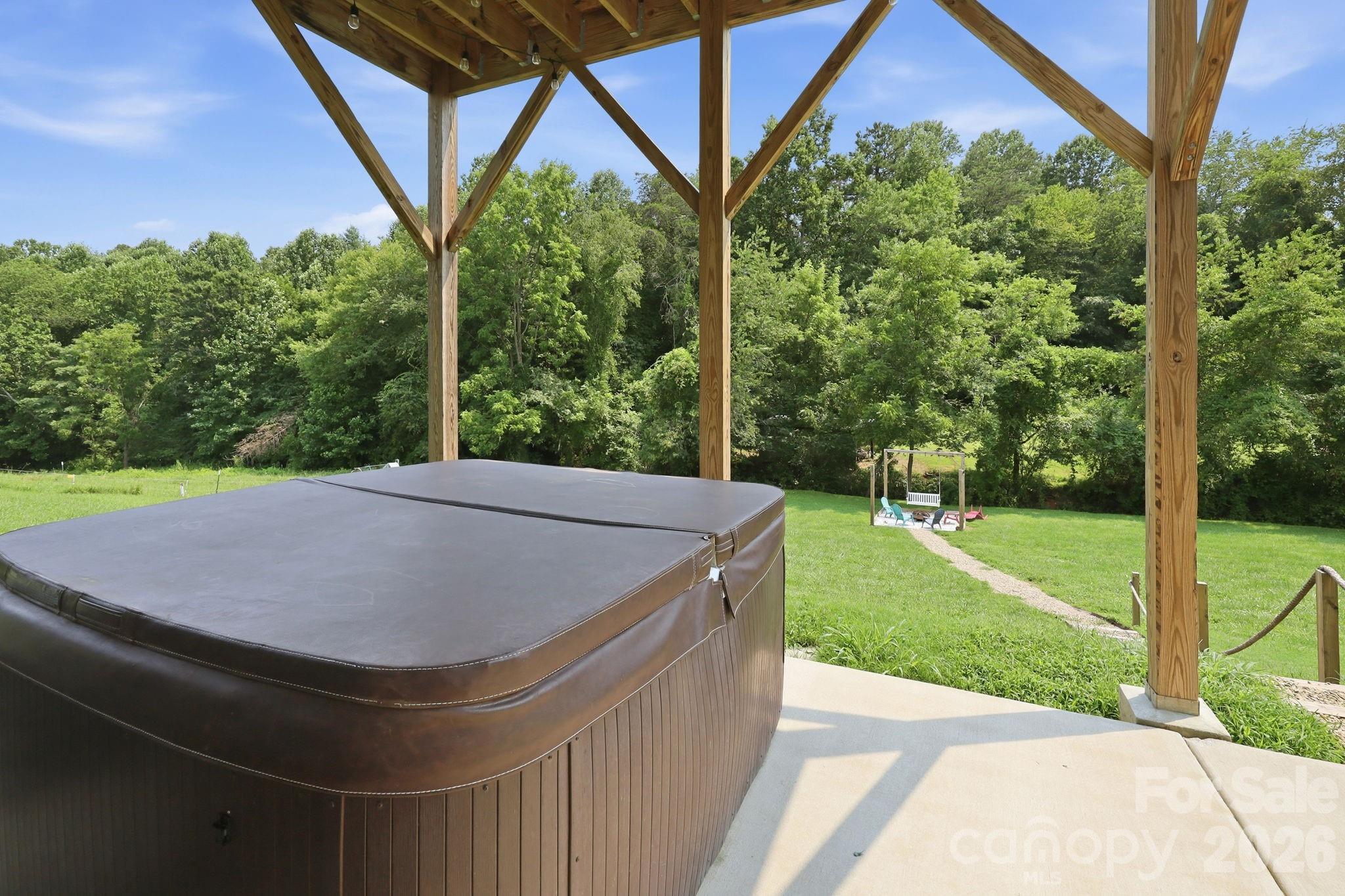 Hot tub - 322 Goughes Branch Road, Leicester