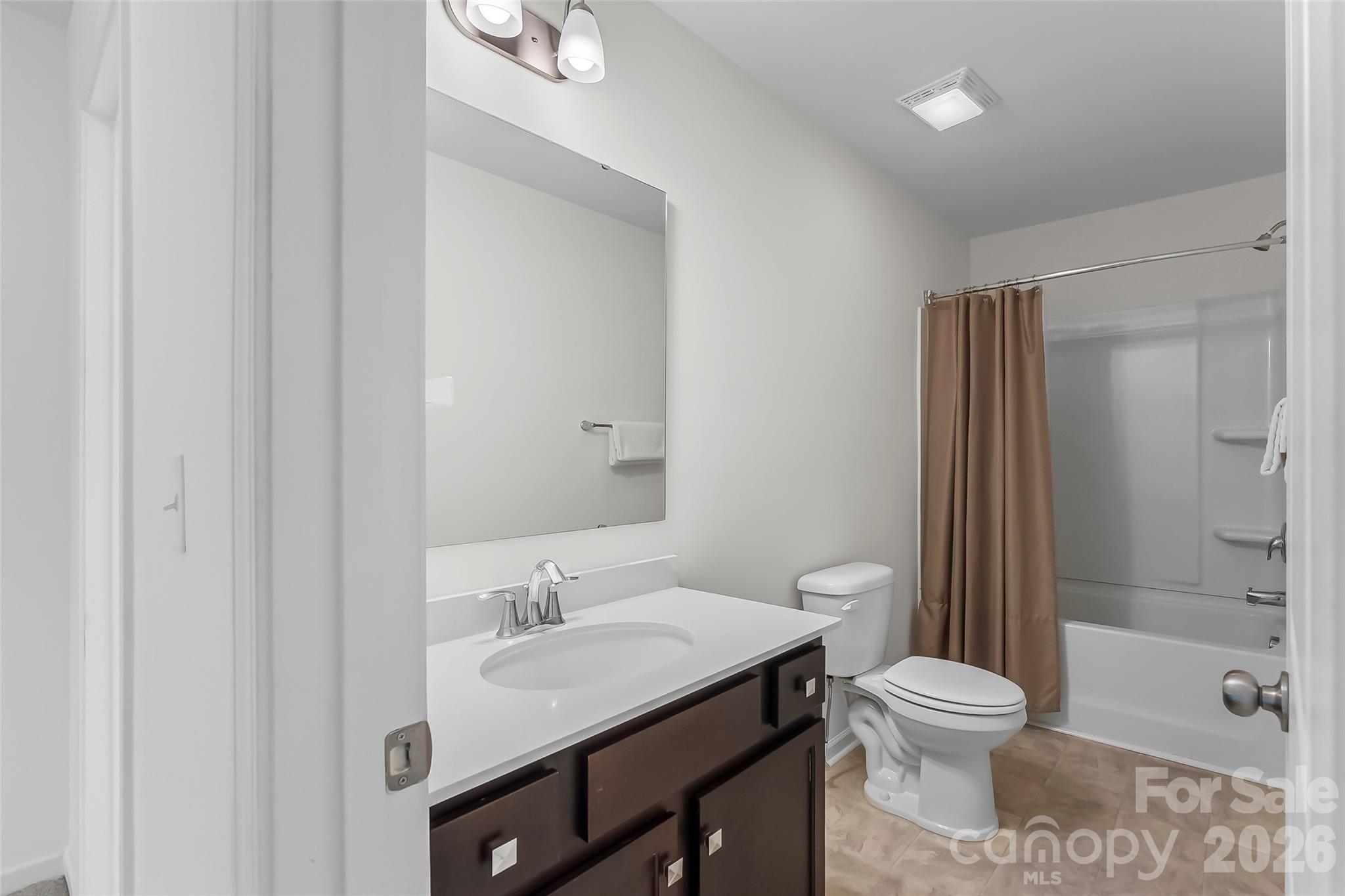 Single Family Residence at 112 Divot Lane, Statesville, photo 24 of 36