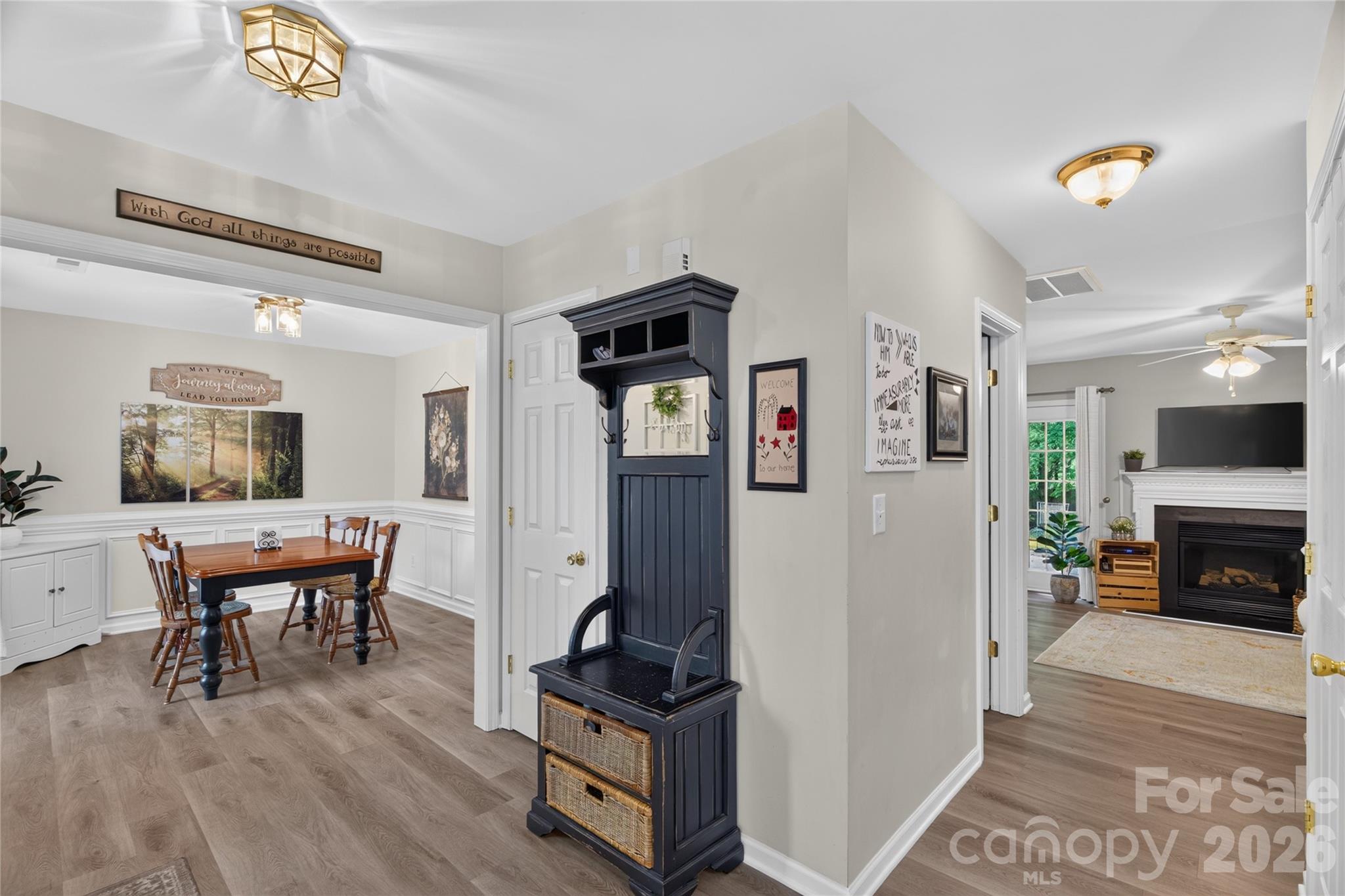 Single Family Residence at 9200 High Rock Drive, Waxhaw, photo 5 of 27