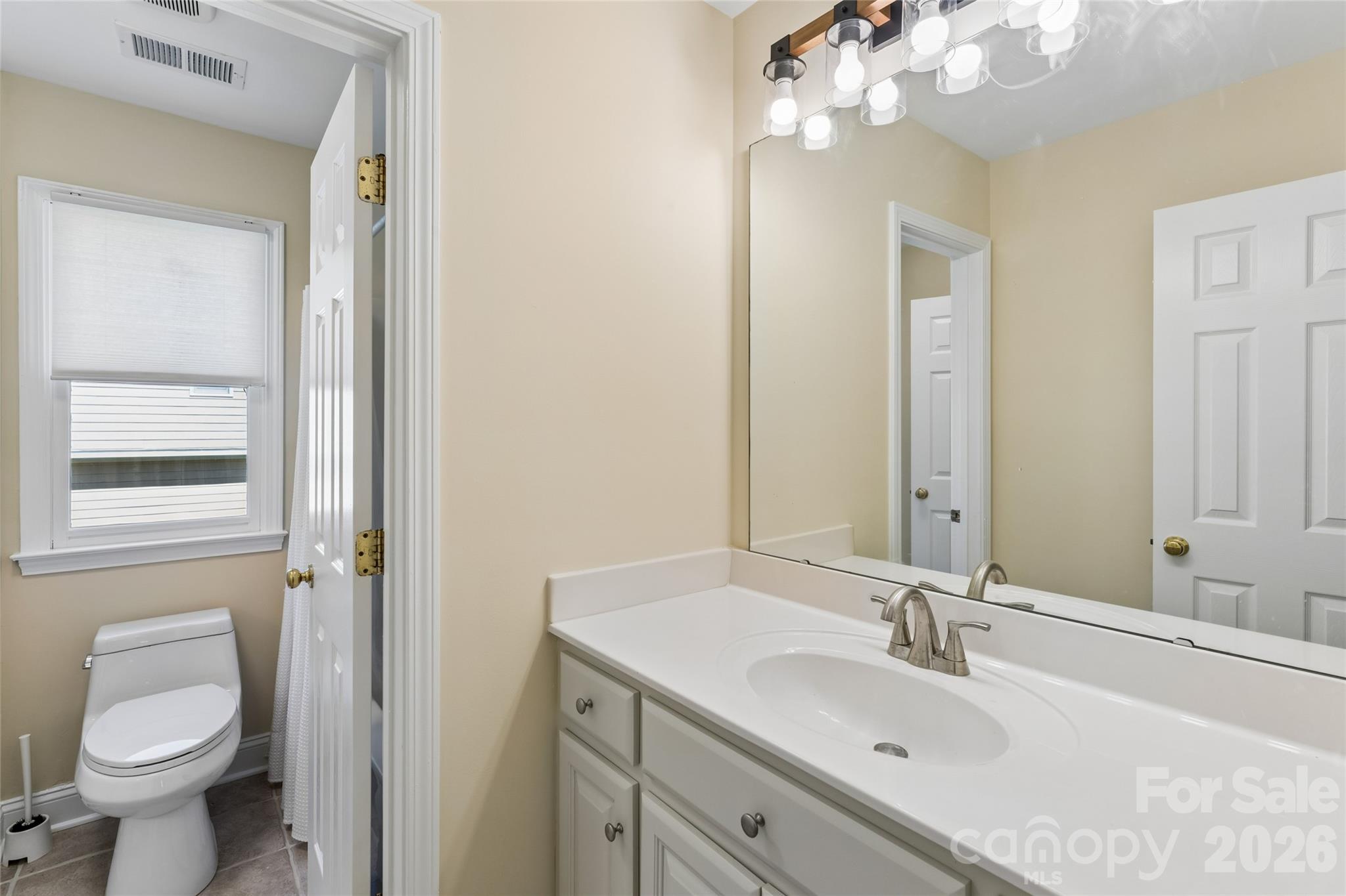 Single Family Residence at 11338 Canoe Cove Lane, Huntersville, photo 14 of 41