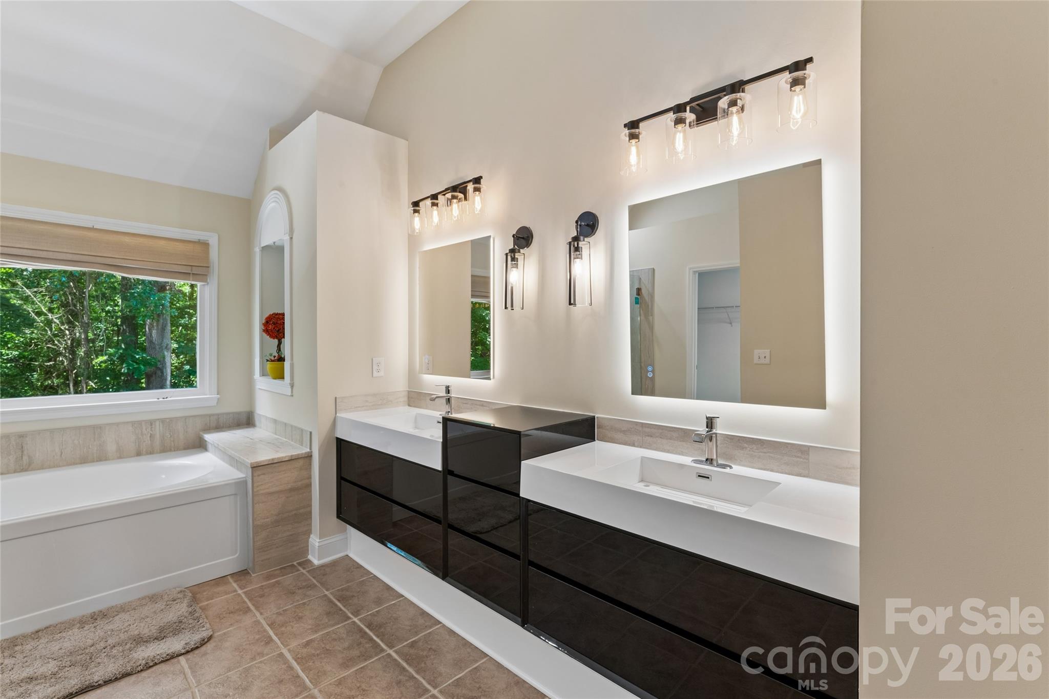 Single Family Residence at 11338 Canoe Cove Lane, Huntersville, photo 11 of 41