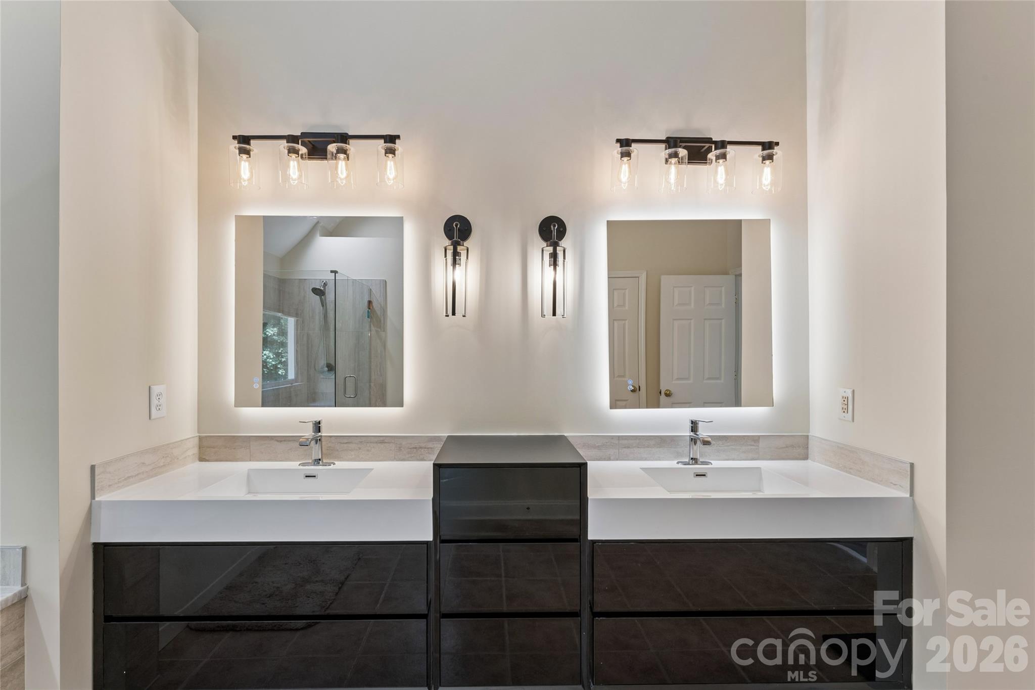 Single Family Residence at 11338 Canoe Cove Lane, Huntersville, photo 13 of 41