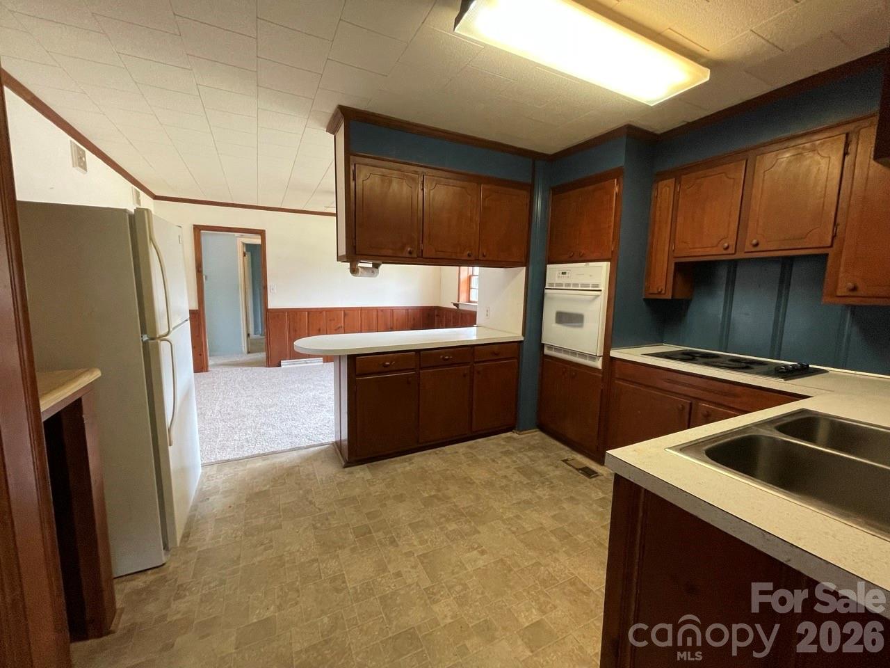 Single Family Residence at 510 W Welsh Street, Kershaw, photo 6 of 23