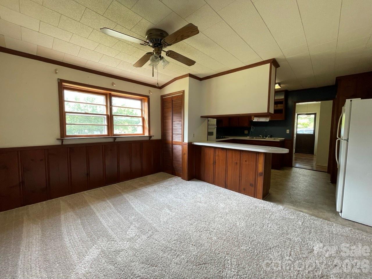 Single Family Residence at 510 W Welsh Street, Kershaw, photo 8 of 23