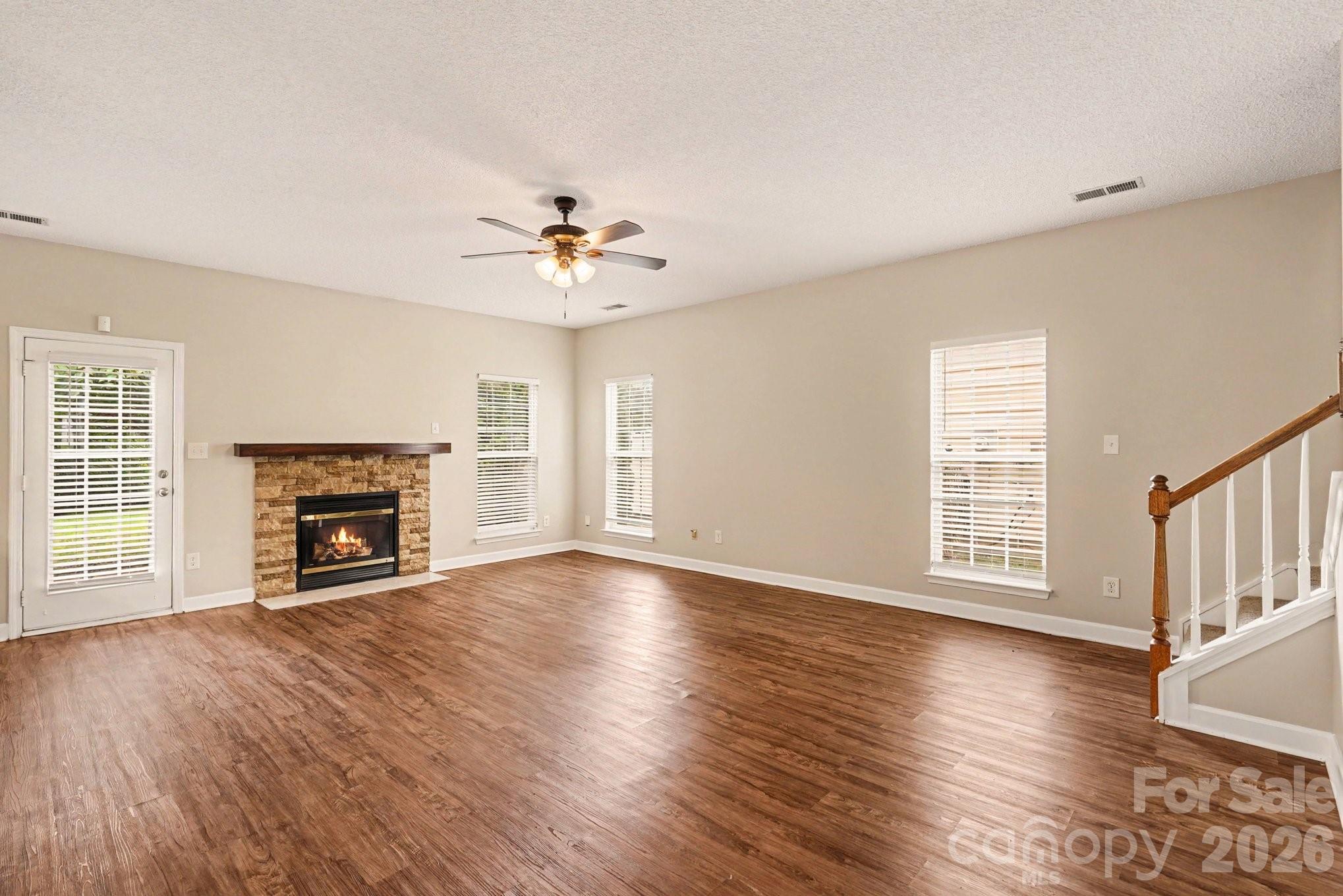 Single Family Residence at 12616 Coral Sunrise Drive, Huntersville, photo 5 of 30