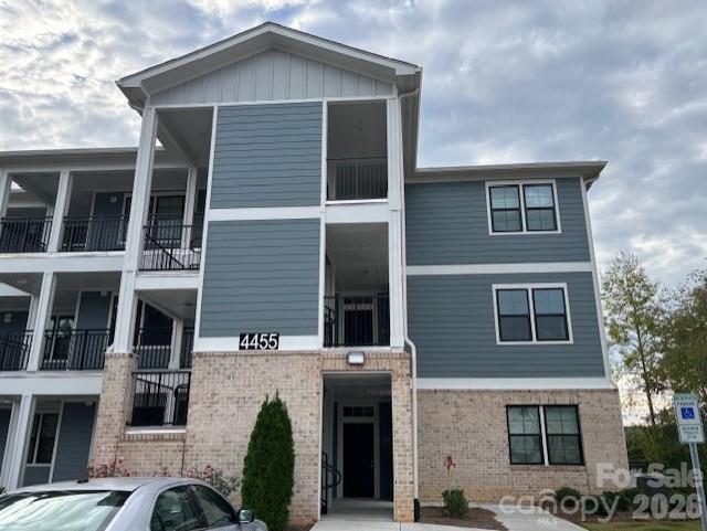 Condominium at 4455 Reed Creek Drive, Sherrills Ford, photo 2 of 19