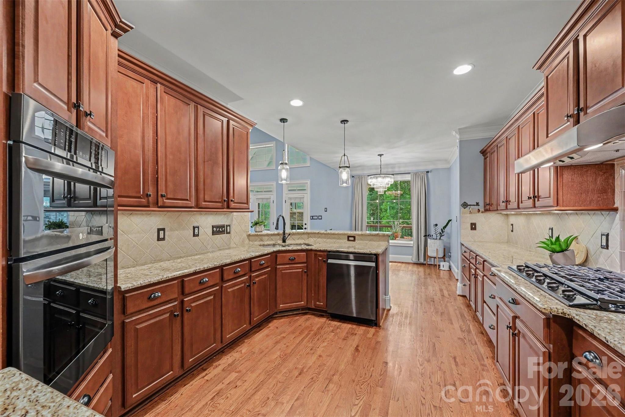 Gourmet Chef's Kitchen - 470 Swift Creek Cove, Lake Wylie