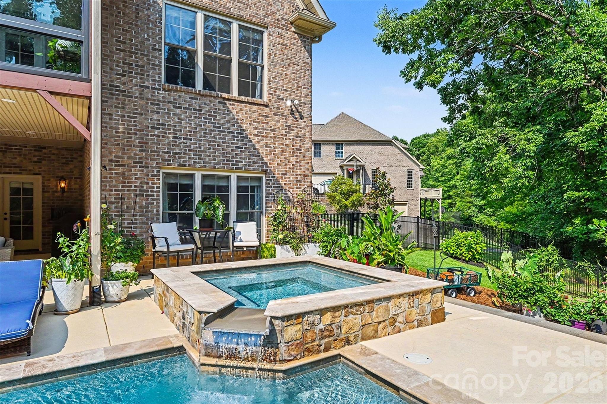 Spa & Pool - 470 Swift Creek Cove, Lake Wylie