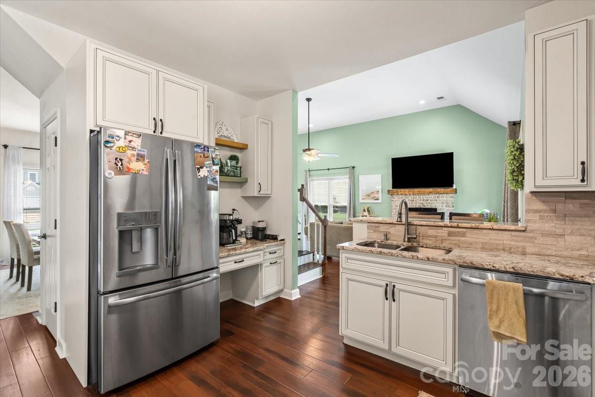 Single Family Residence at 123 Southhaven Drive, Mooresville, photo 11 of 48