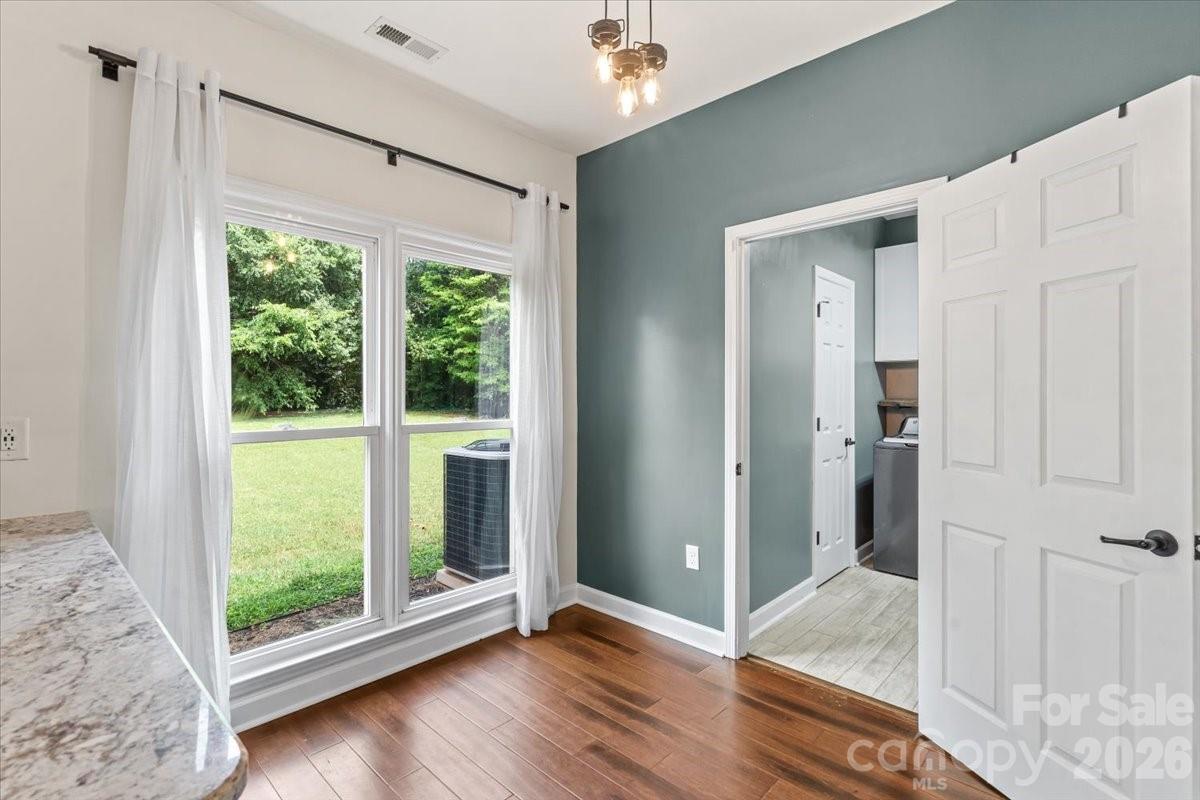 Single Family Residence at 123 Southhaven Drive, Mooresville, photo 17 of 48