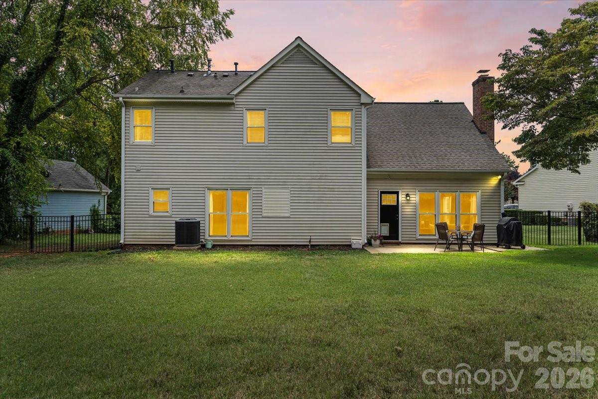 Single Family Residence at 123 Southhaven Drive, Mooresville, photo 34 of 48