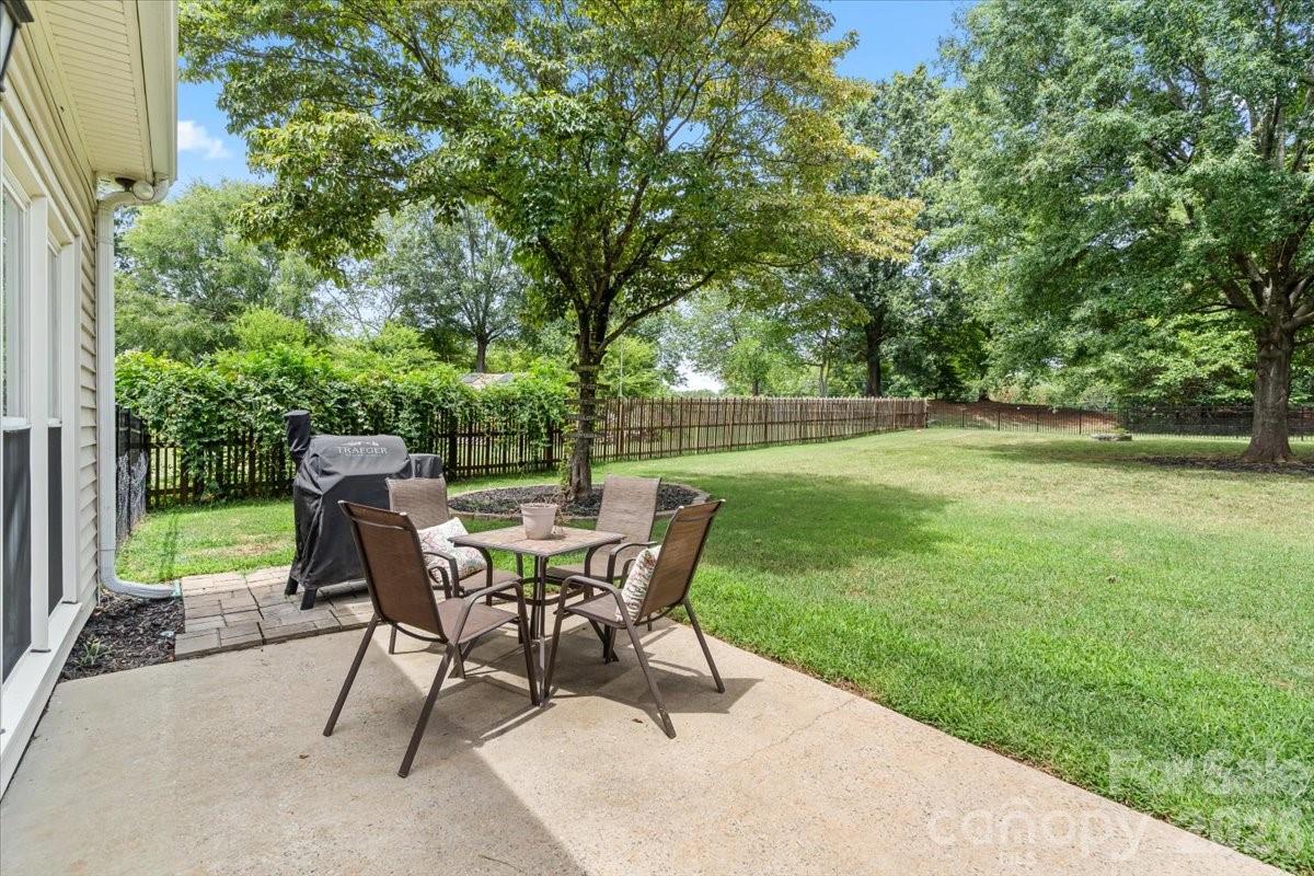 Single Family Residence at 123 Southhaven Drive, Mooresville, photo 37 of 48