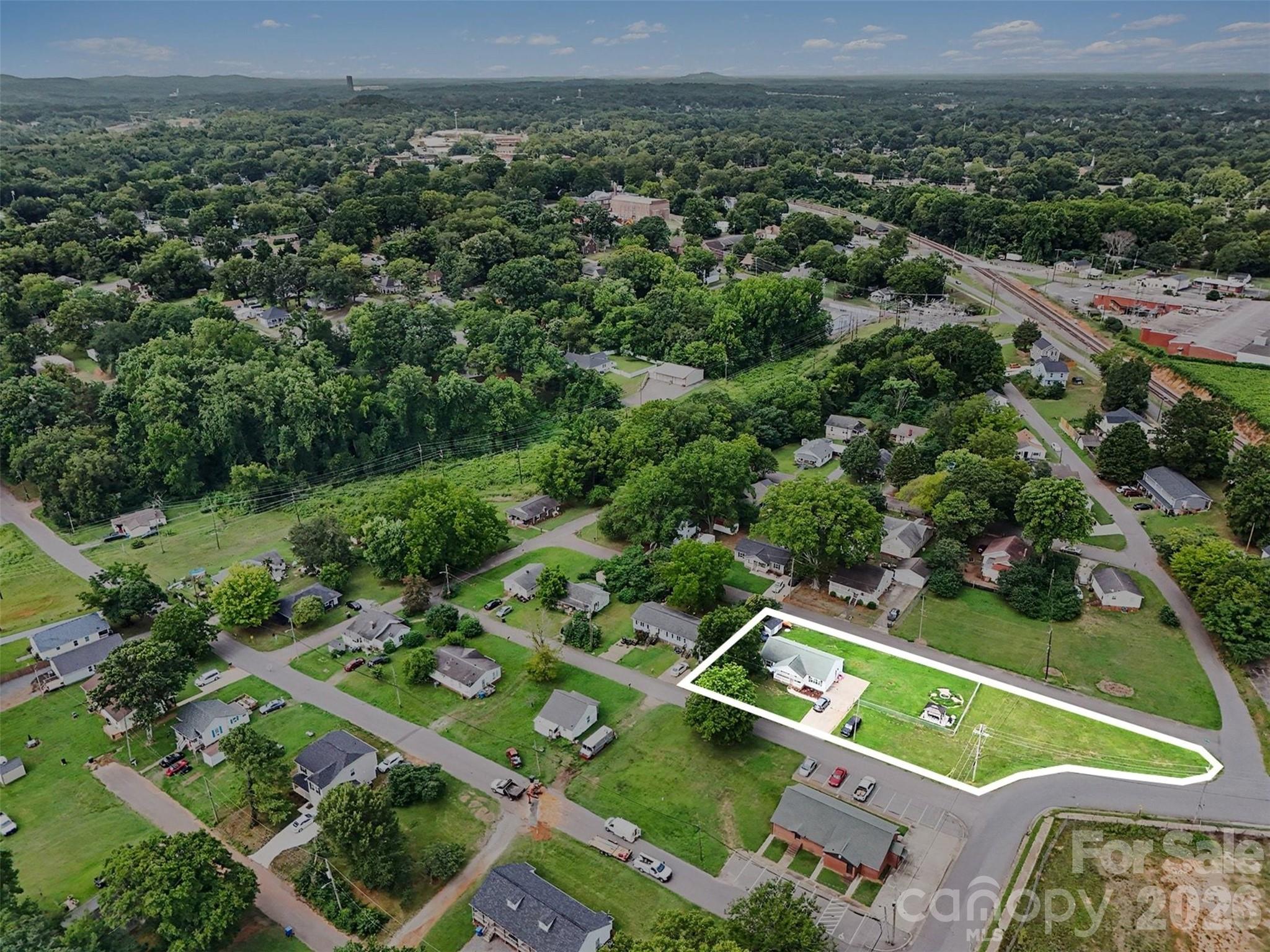 Single Family Residence at 409 Baker Street, Kings Mountain, photo 3 of 30