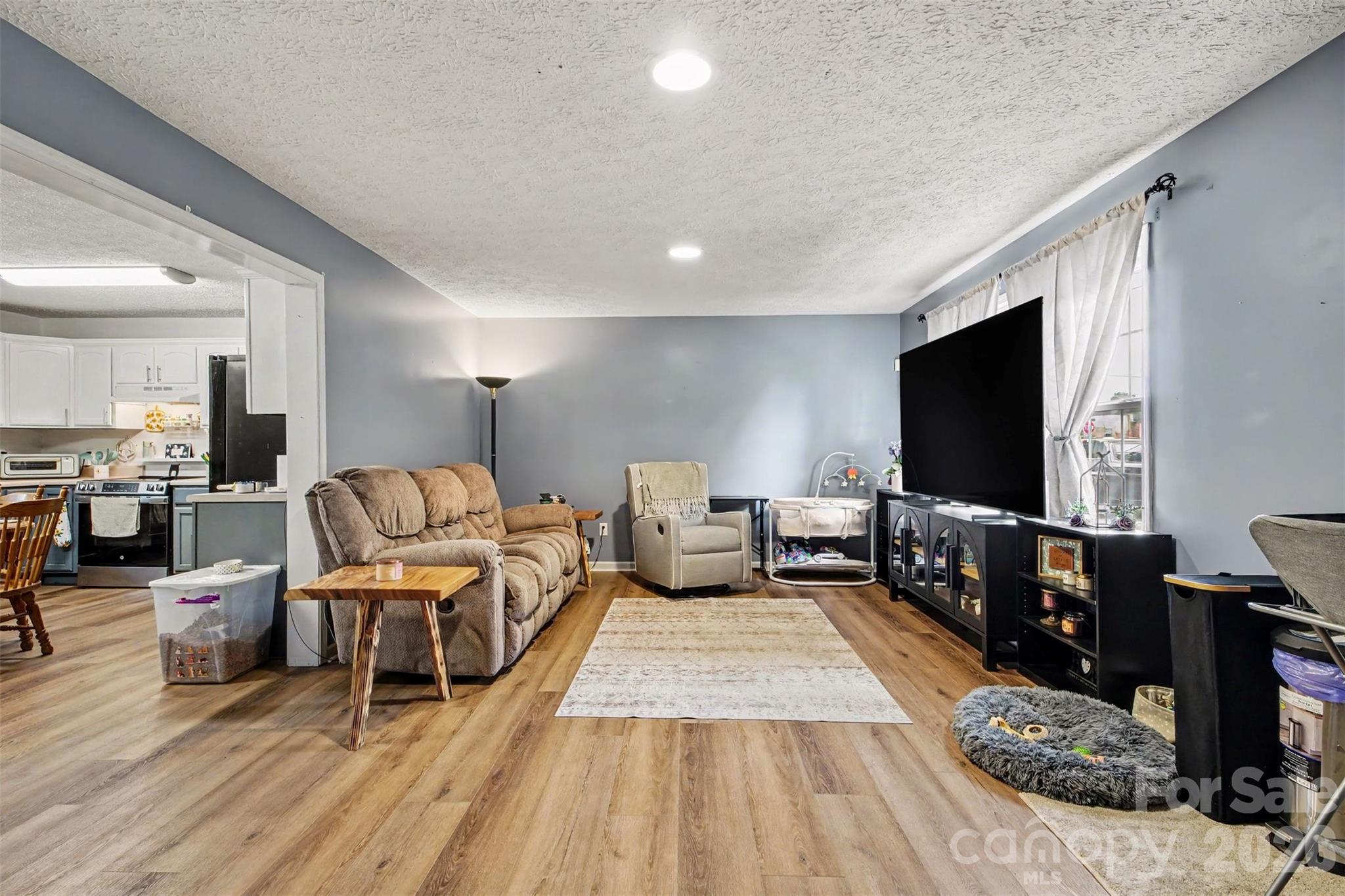 Single Family Residence at 409 Baker Street, Kings Mountain, photo 6 of 30