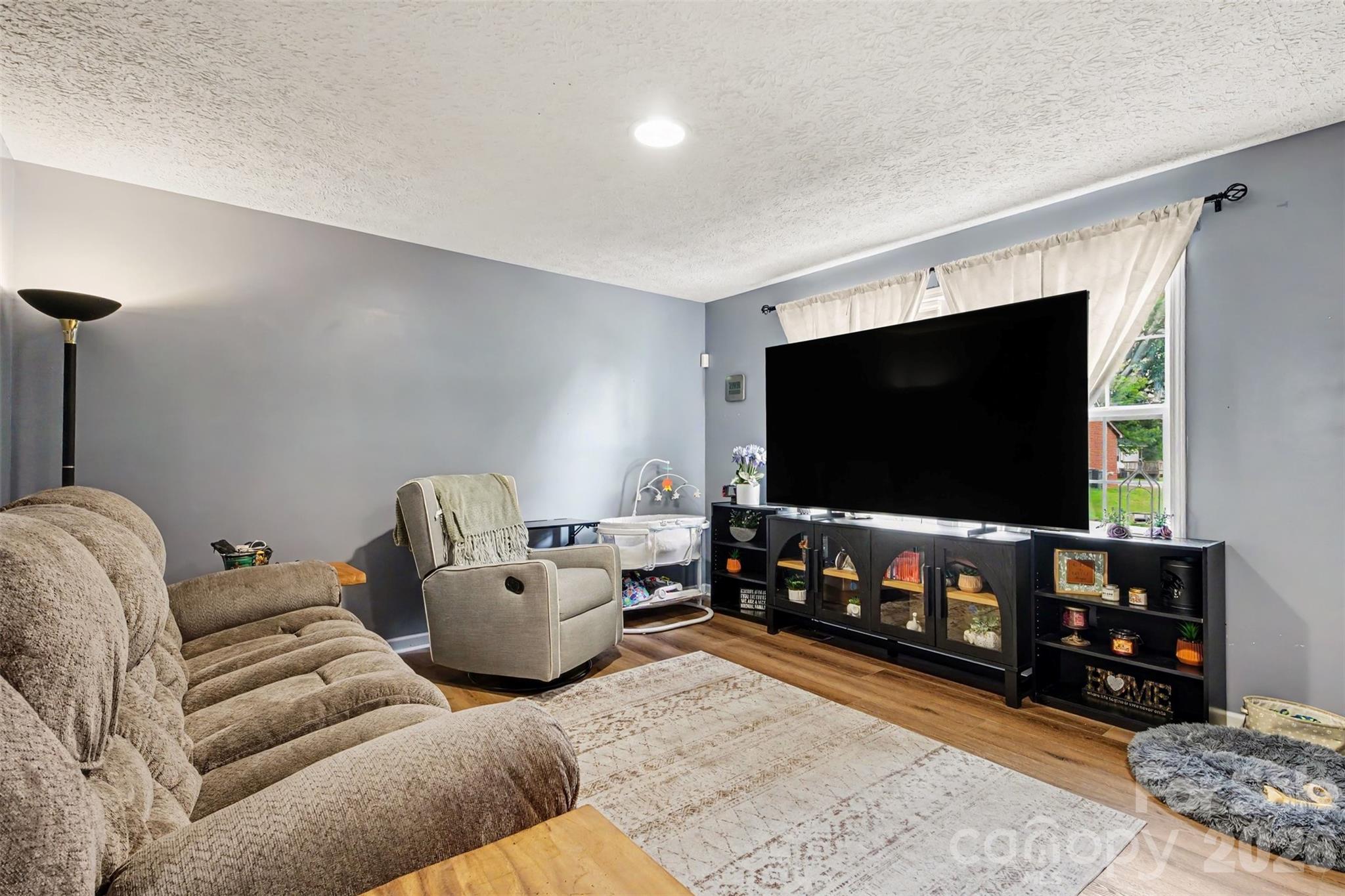 Single Family Residence at 409 Baker Street, Kings Mountain, photo 8 of 30