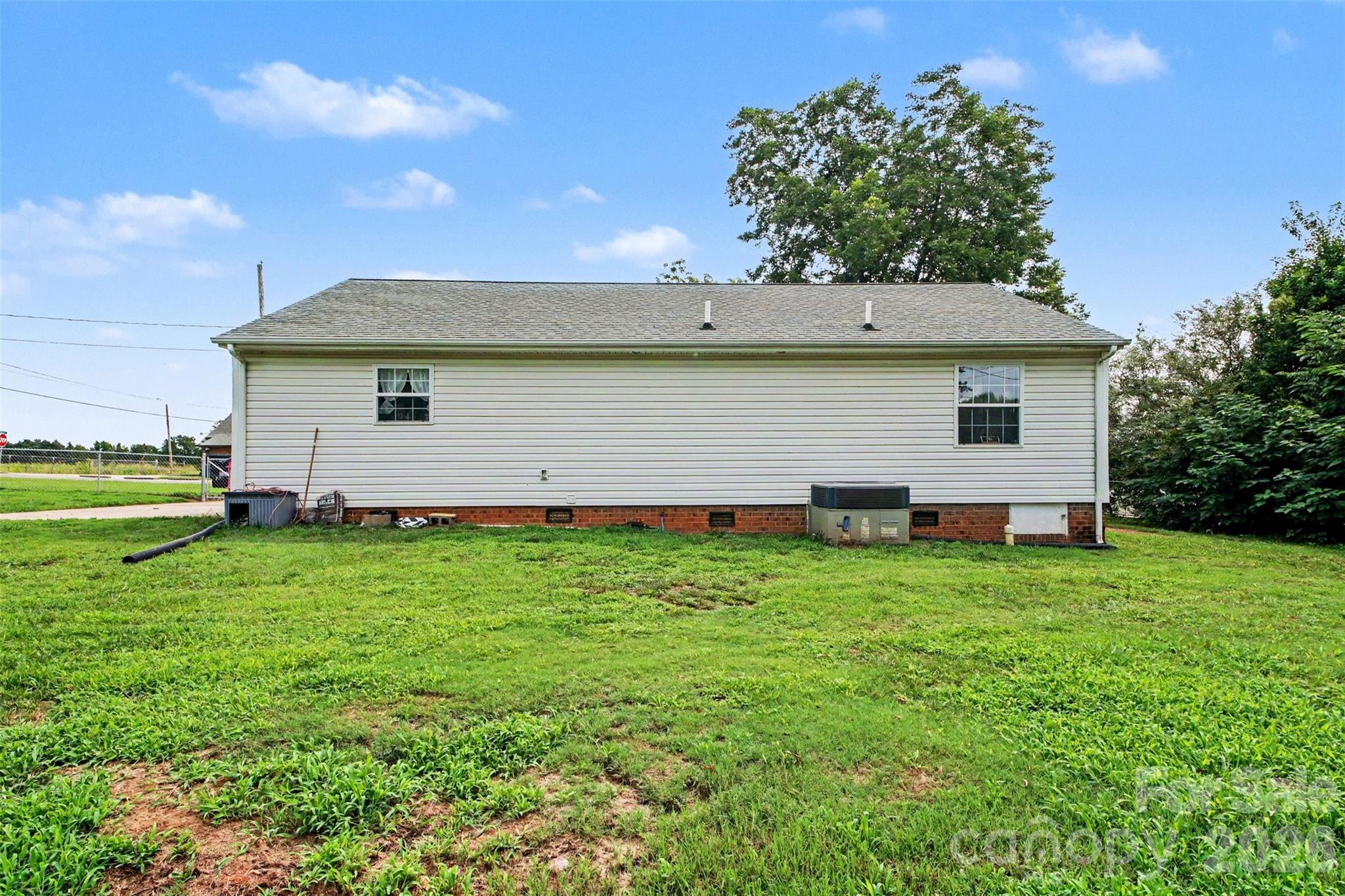 Single Family Residence at 409 Baker Street, Kings Mountain, photo 25 of 30