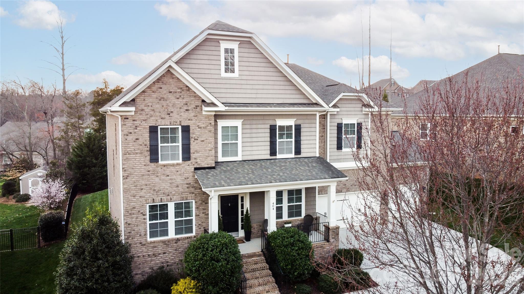 Single Family Residence at 404 E Waterlynn Road, Mooresville, photo 6 of 46