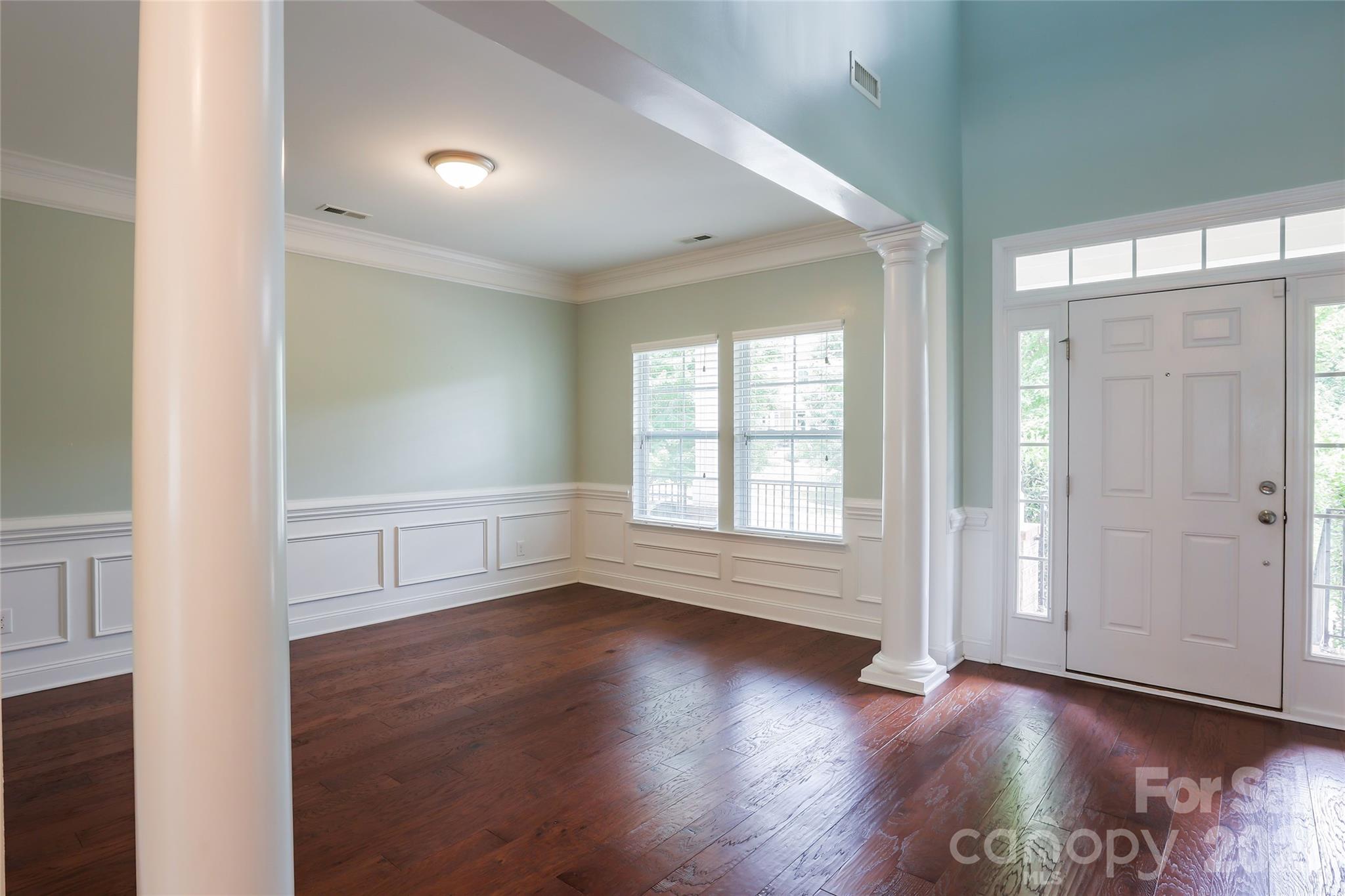 Single Family Residence at 404 E Waterlynn Road, Mooresville, photo 8 of 46