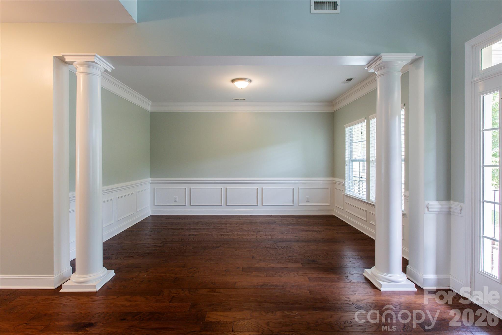 Single Family Residence at 404 E Waterlynn Road, Mooresville, photo 9 of 46