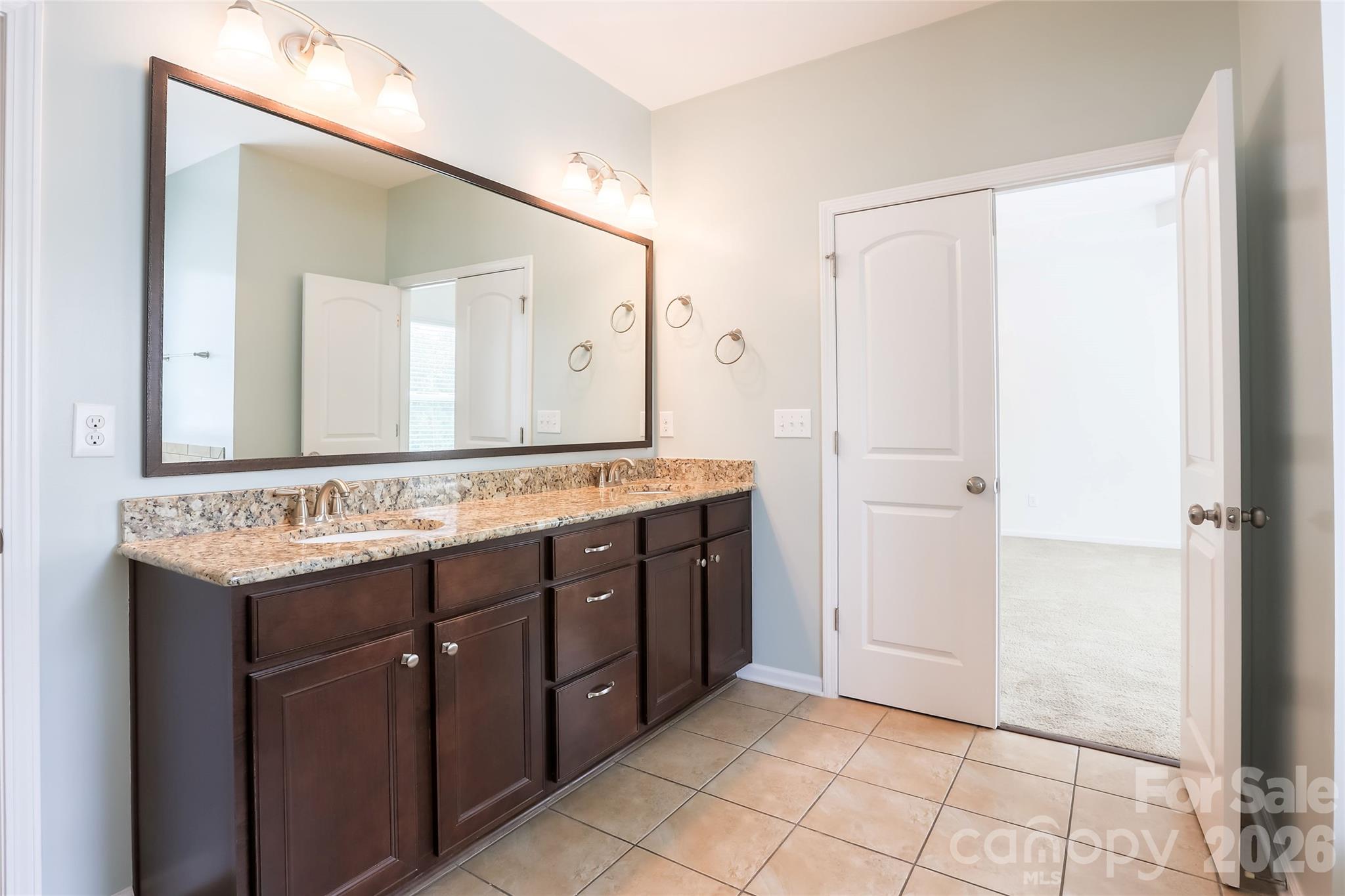 Single Family Residence at 404 E Waterlynn Road, Mooresville, photo 31 of 46