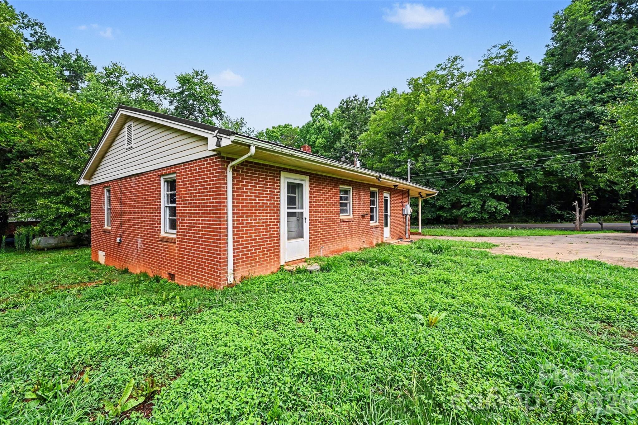 Single Family Residence at 2333 Washburn Road, Shelby, photo 3 of 25