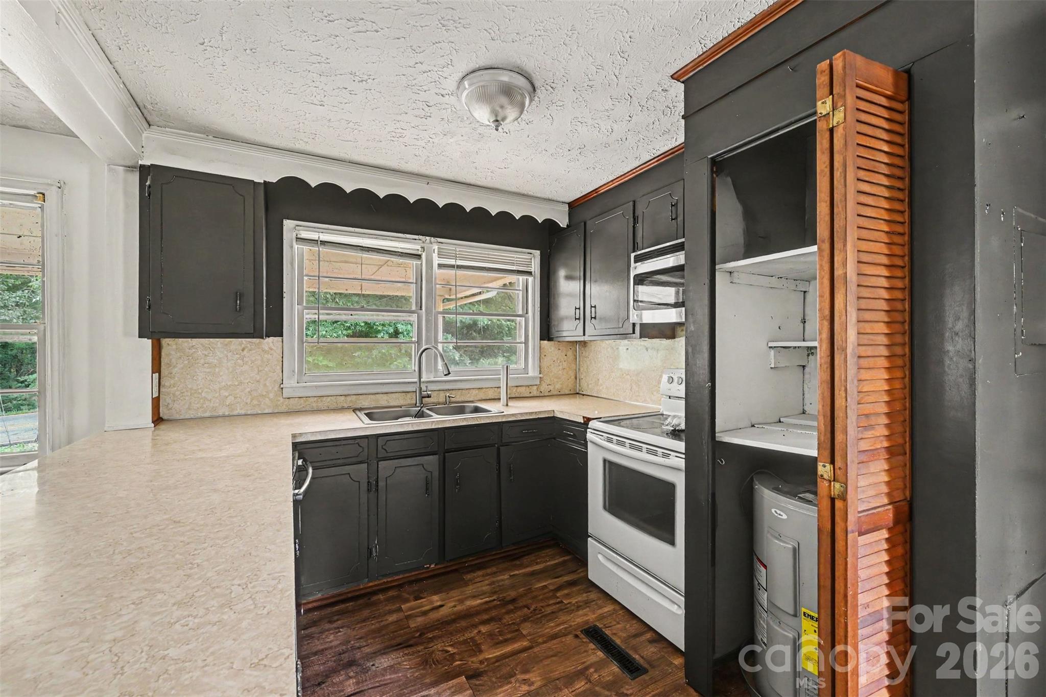 Single Family Residence at 2333 Washburn Road, Shelby, photo 9 of 25