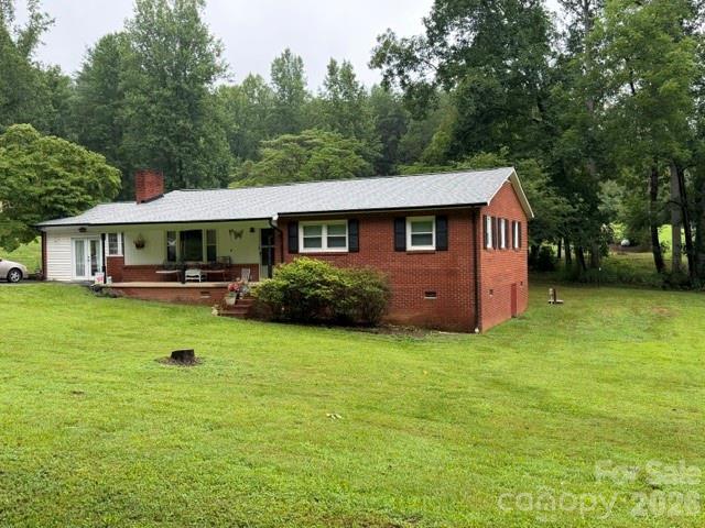 Single Family Residence at 2314 Colonial Acres Road, Lenoir, photo 2 of 12