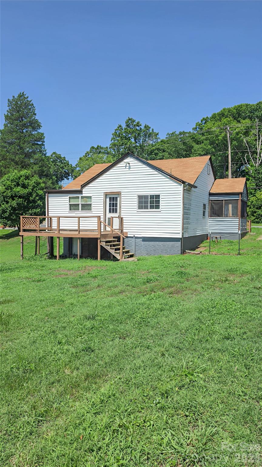 Single Family Residence at 1607 W Main Street, Albemarle, photo 4 of 13