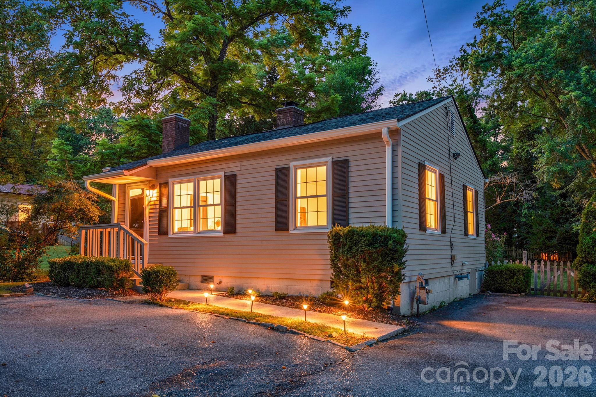 Single Family Residence at 839 Kanuga Road, Hendersonville, photo 4 of 35