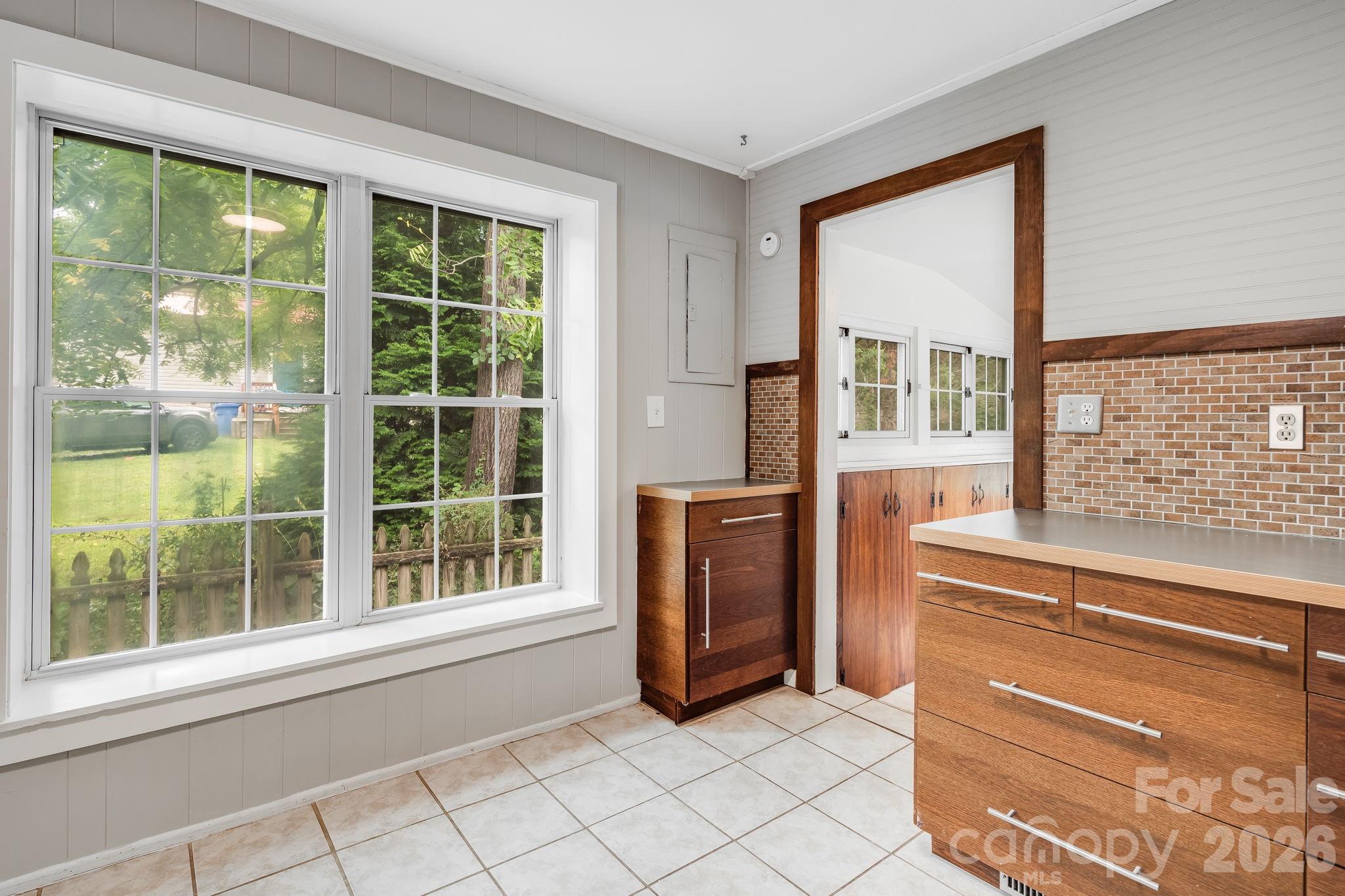 Single Family Residence at 839 Kanuga Road, Hendersonville, photo 12 of 35