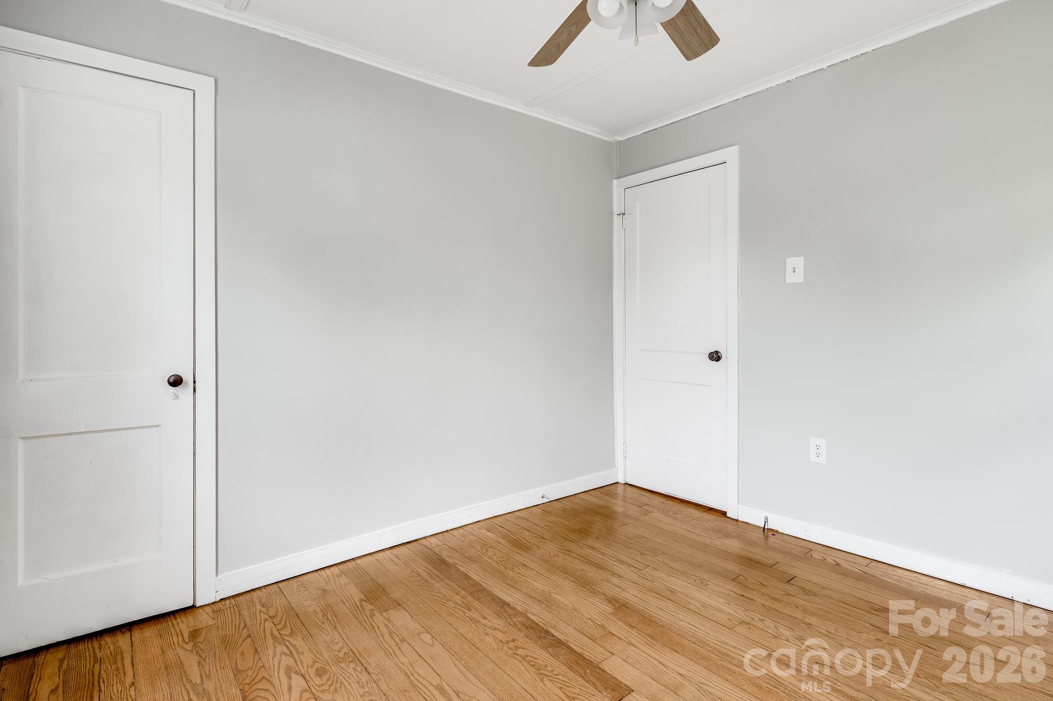 Single Family Residence at 839 Kanuga Road, Hendersonville, photo 20 of 35