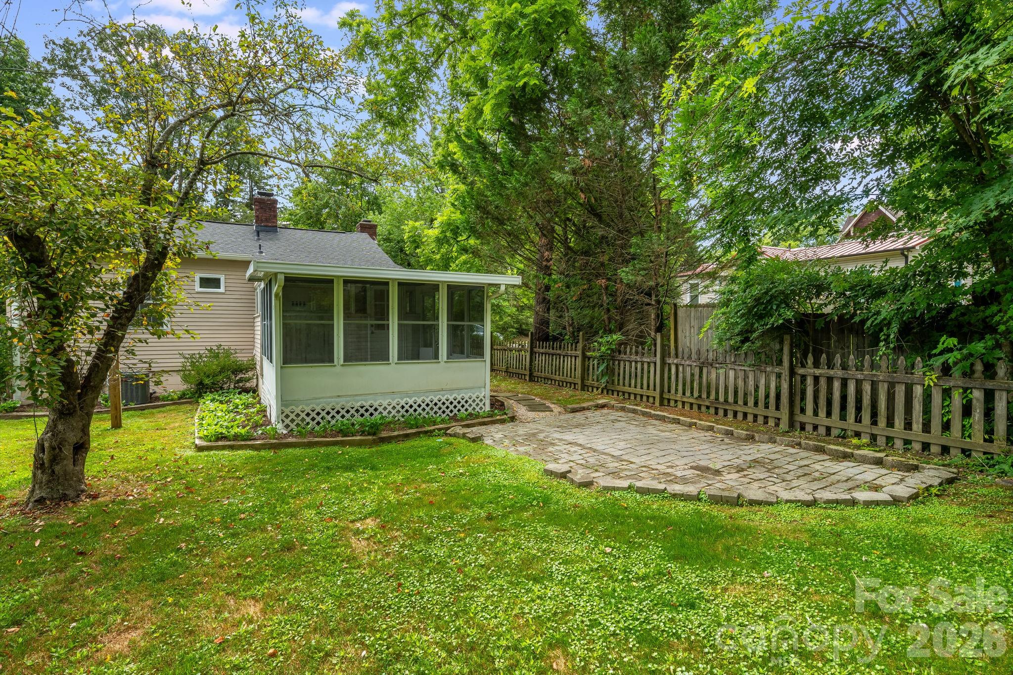 Single Family Residence at 839 Kanuga Road, Hendersonville, photo 26 of 35