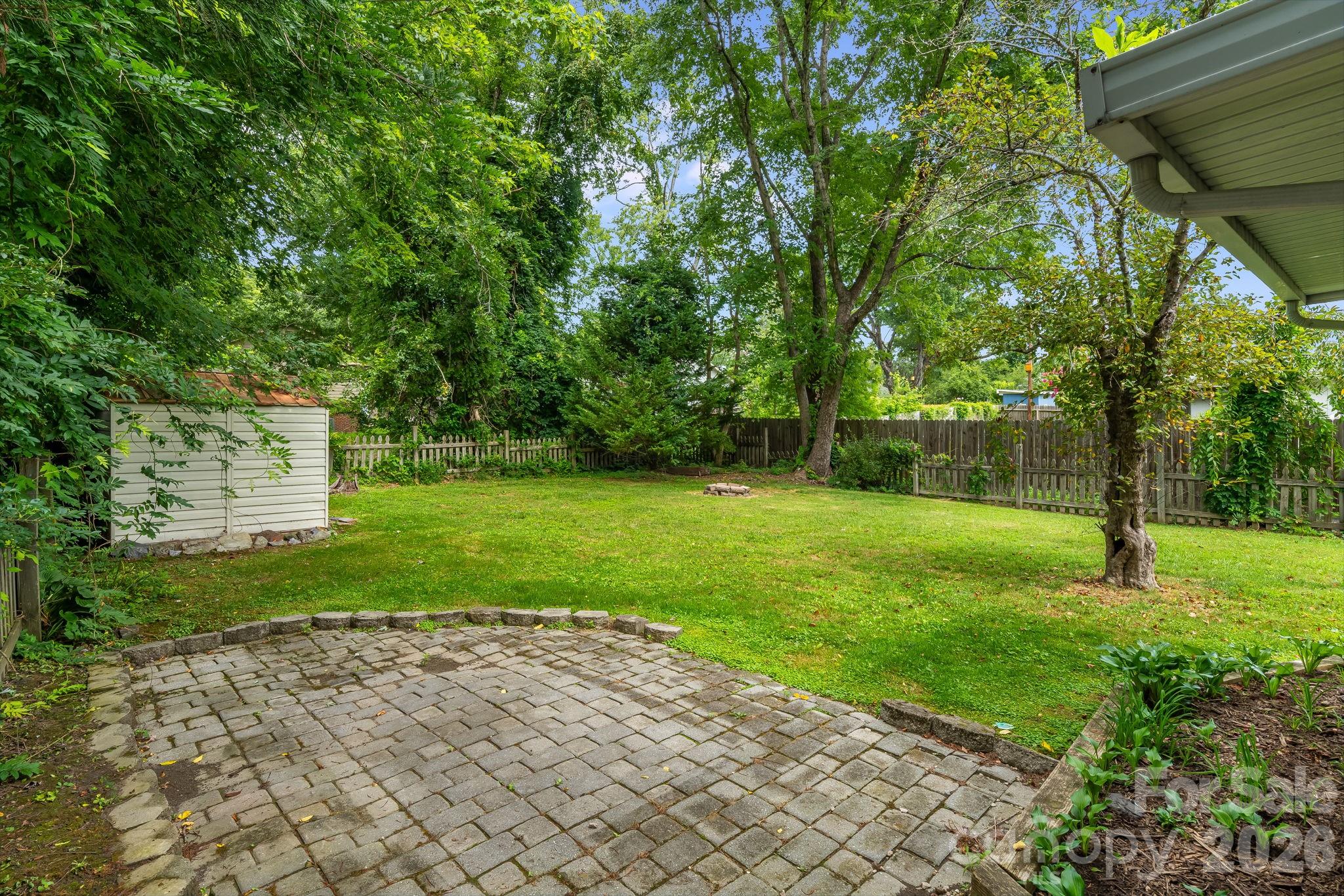 Single Family Residence at 839 Kanuga Road, Hendersonville, photo 27 of 35