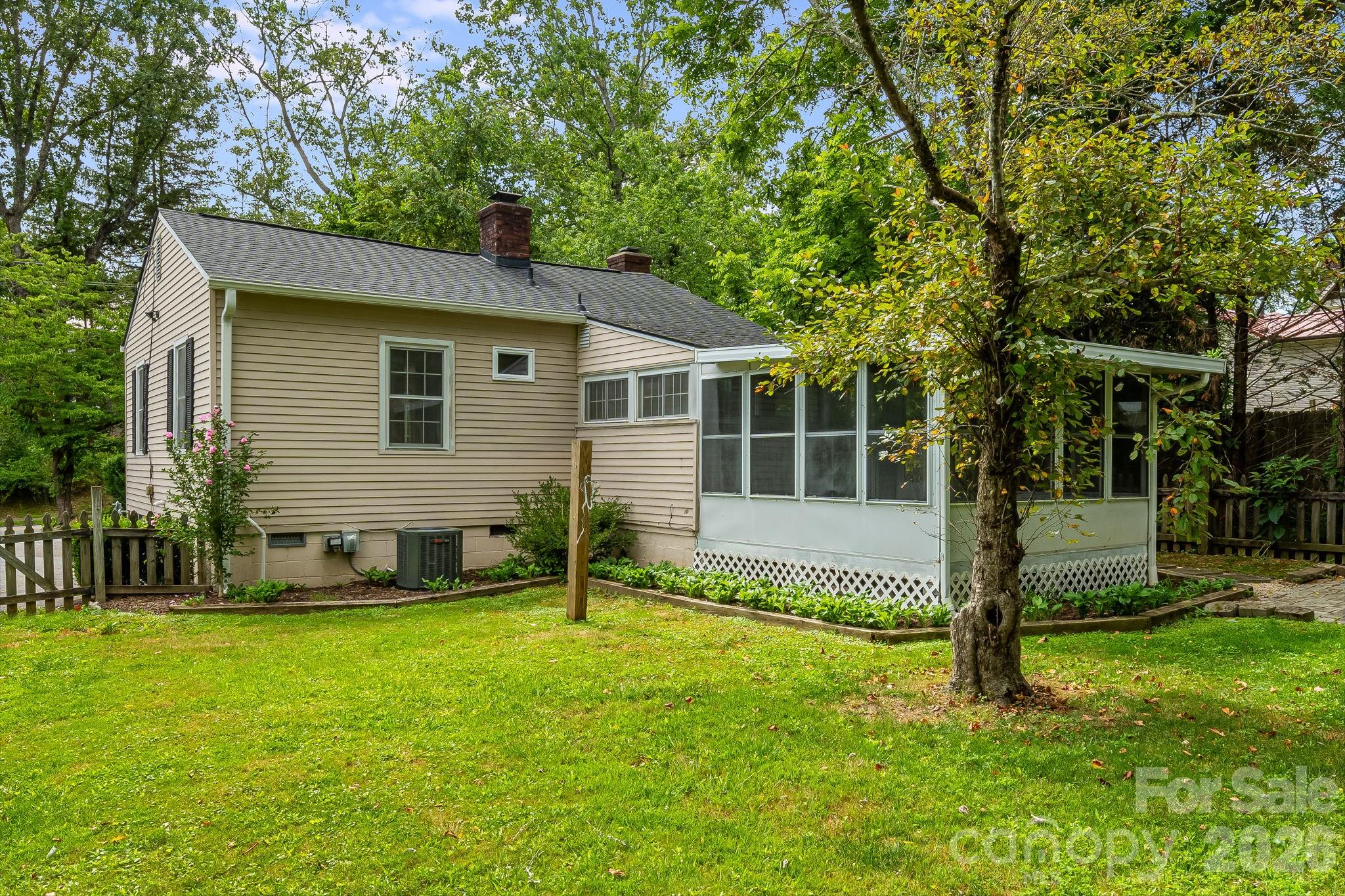 Single Family Residence at 839 Kanuga Road, Hendersonville, photo 29 of 35