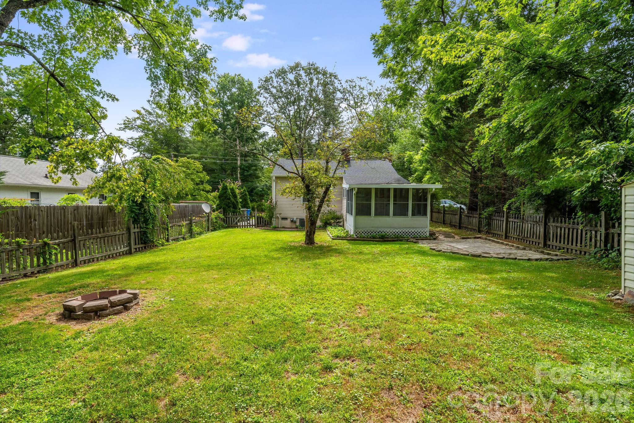 Single Family Residence at 839 Kanuga Road, Hendersonville, photo 31 of 35