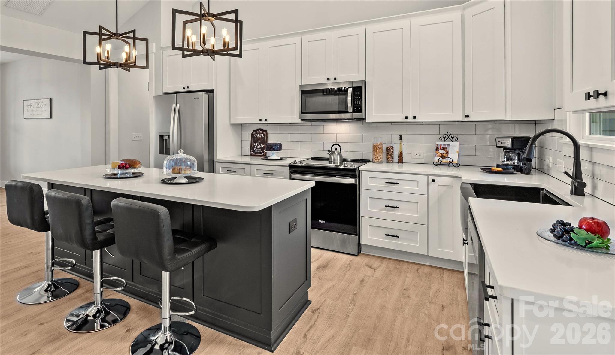 Designer kitchen with all the modern conveniences. - 1205 Coppergate Drive, Salisbury