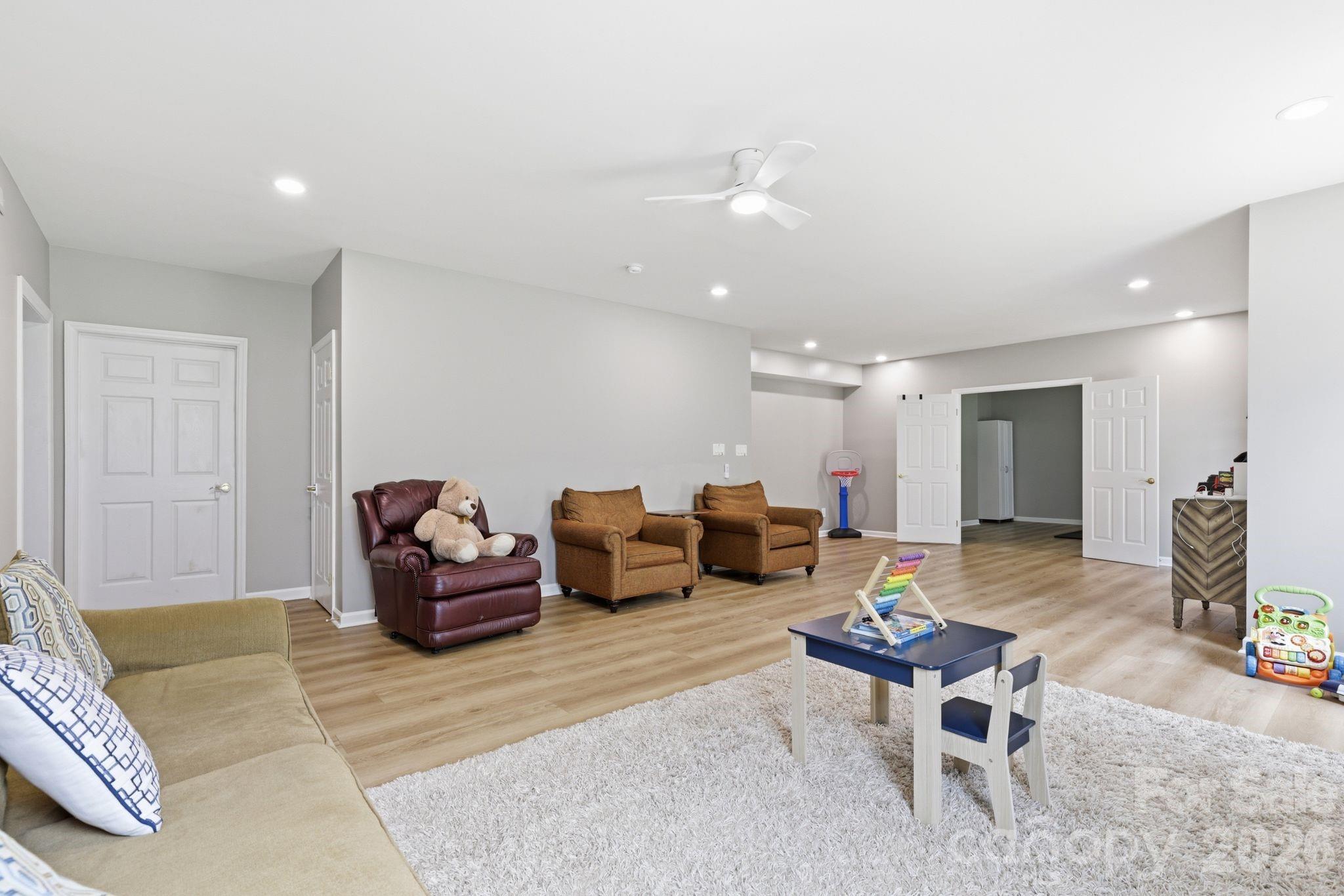 Single Family Residence at 5098 Cressingham Drive, Fort Mill, photo 29 of 48