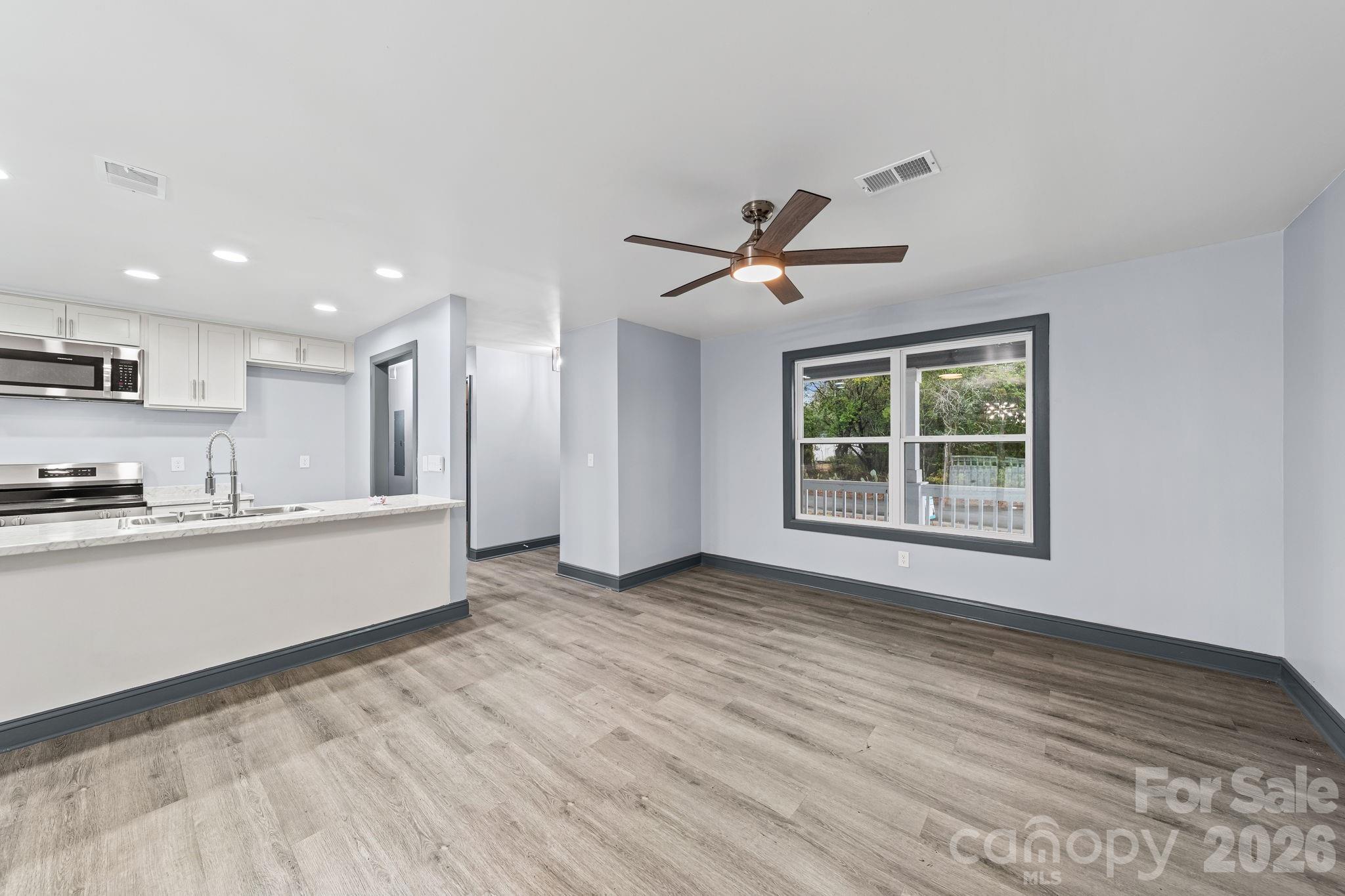 Single Family Residence at 109 Haddock Road NW, Orangeburg, photo 10 of 38