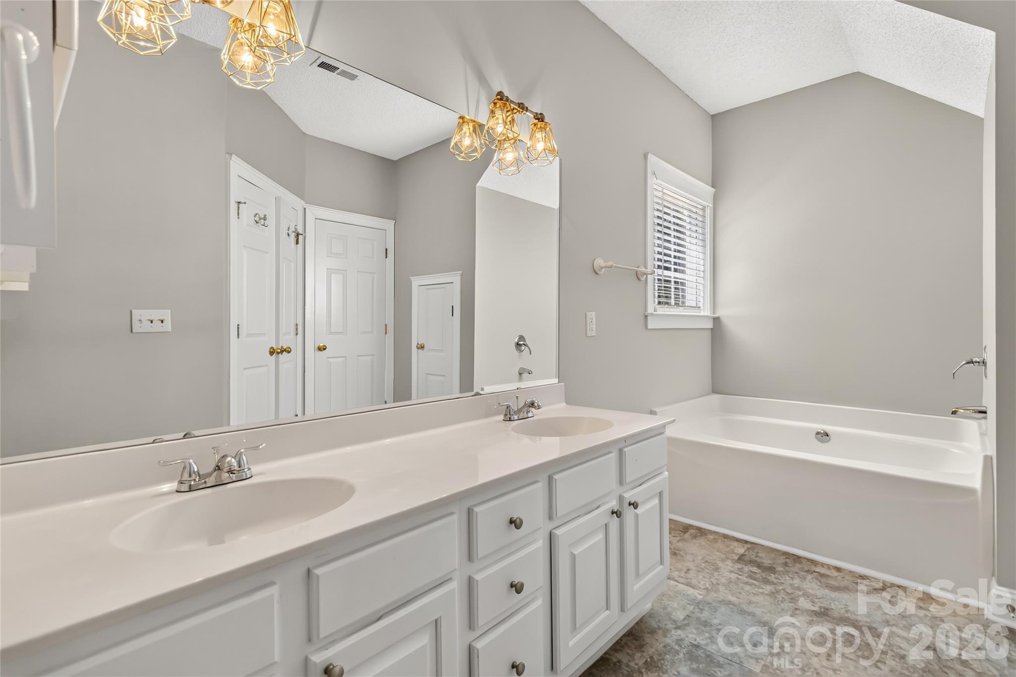 Separate Tub and Shower - 13824 Hastings Farm Road, Huntersville