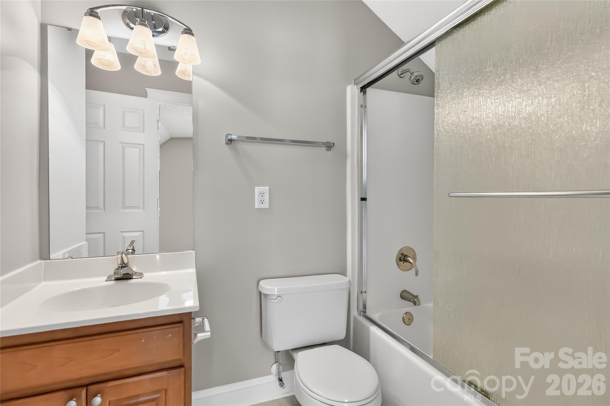 Full Bathroom Upstairs - 13824 Hastings Farm Road, Huntersville