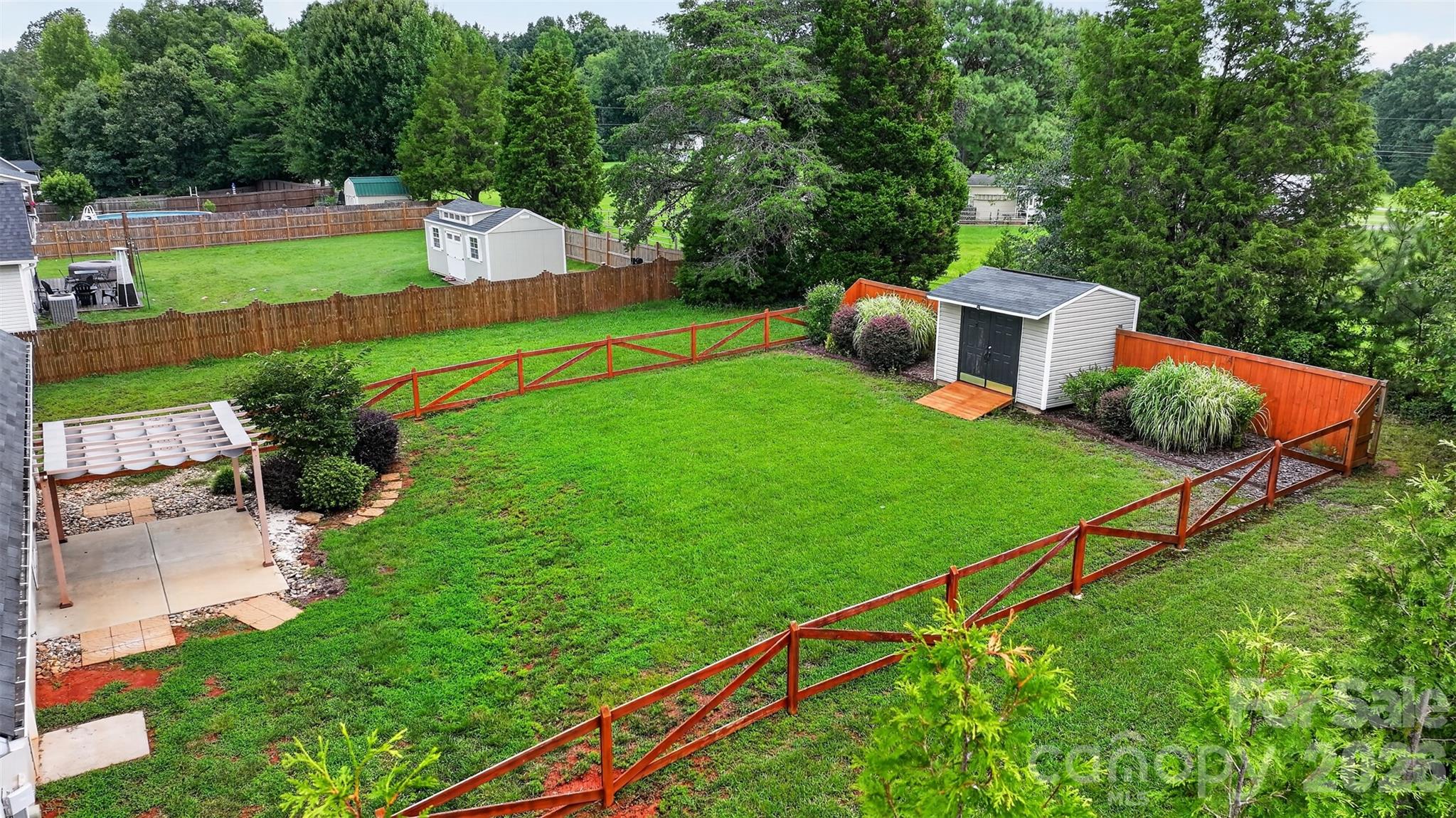 Single Family Residence at 990 Russell Ridge Drive, Catawba, photo 12 of 31