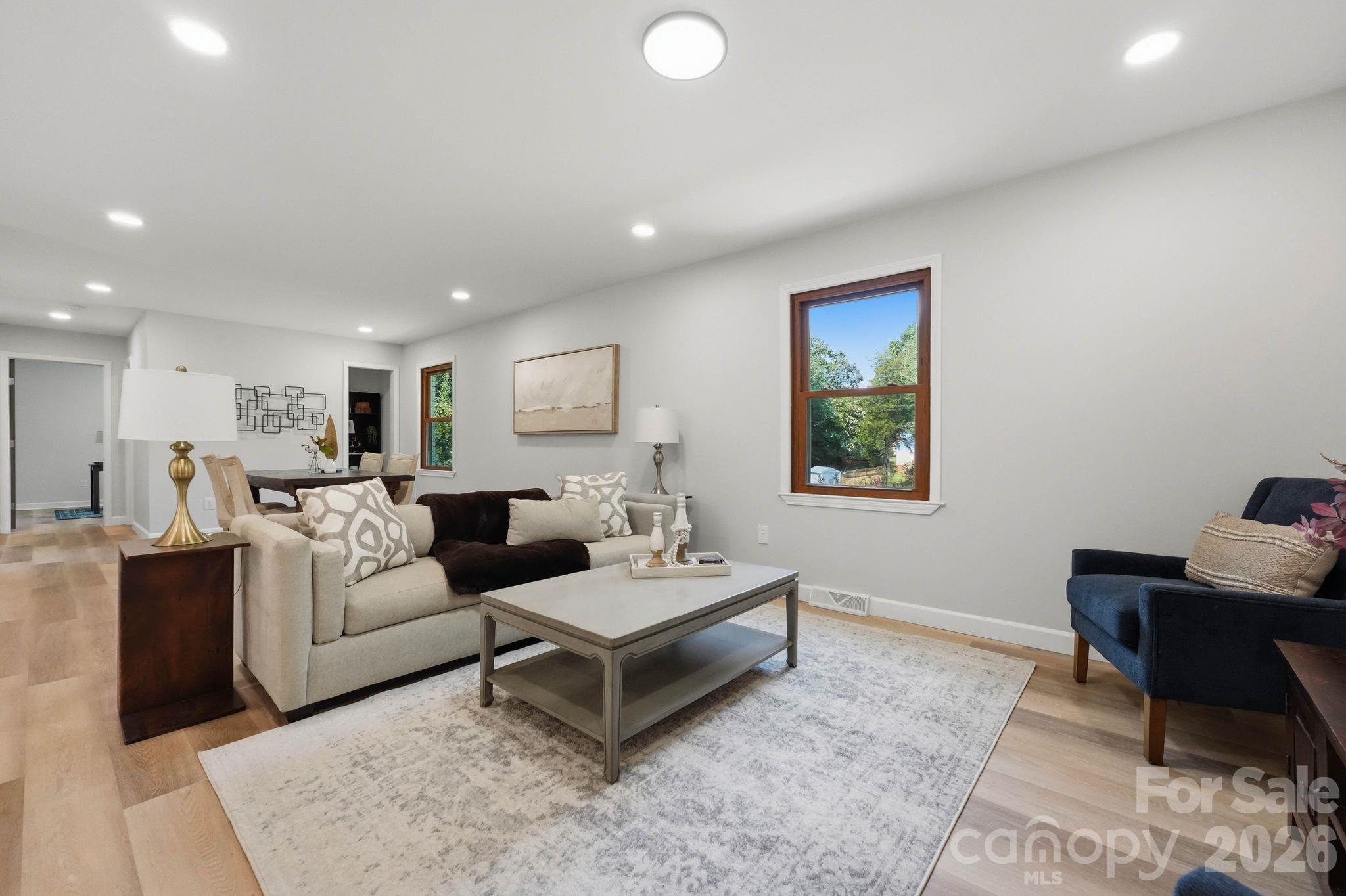 Single Family Residence at 19924 Floral Lane, Cornelius, photo 12 of 47