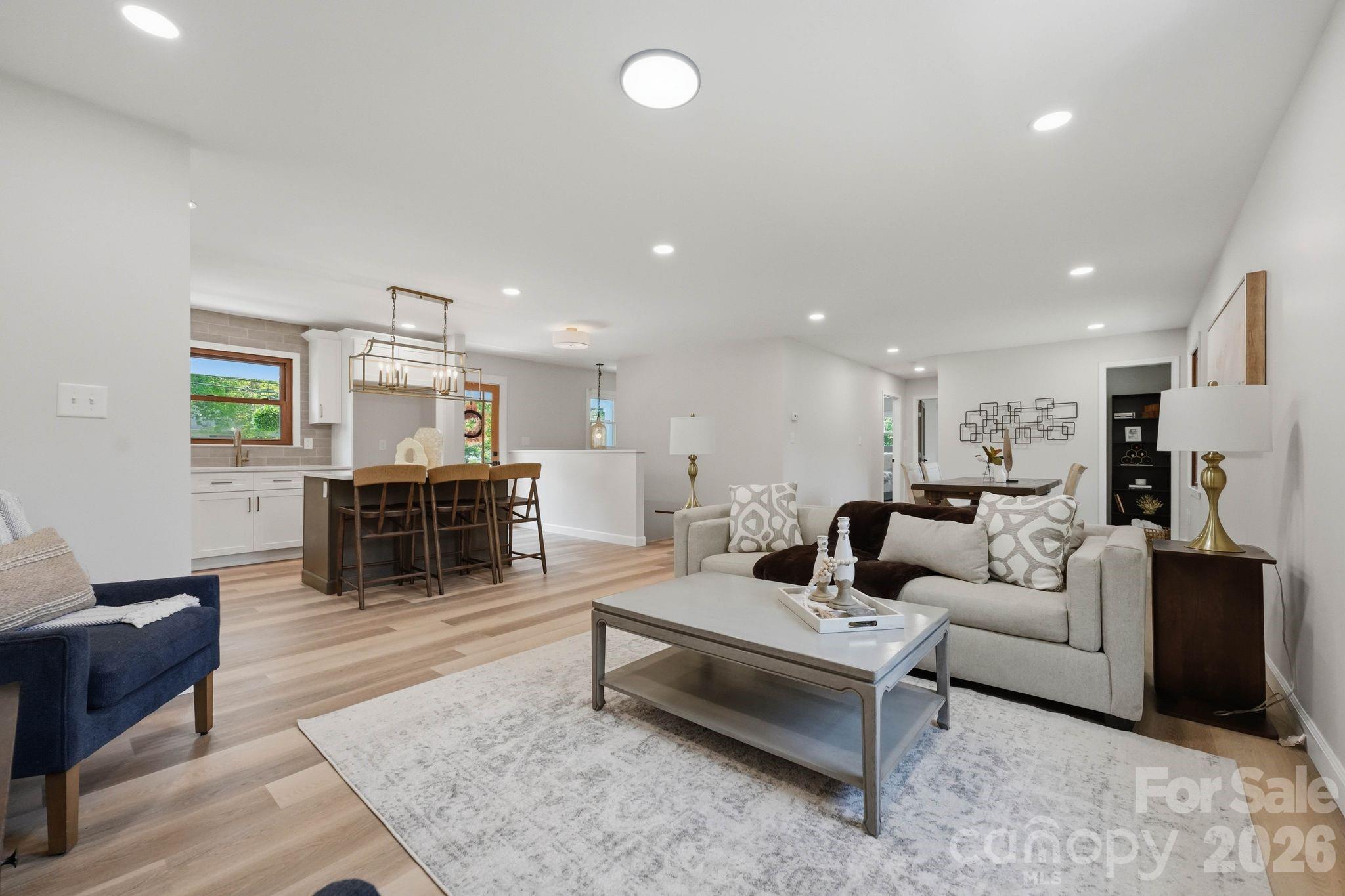 Single Family Residence at 19924 Floral Lane, Cornelius, photo 13 of 47