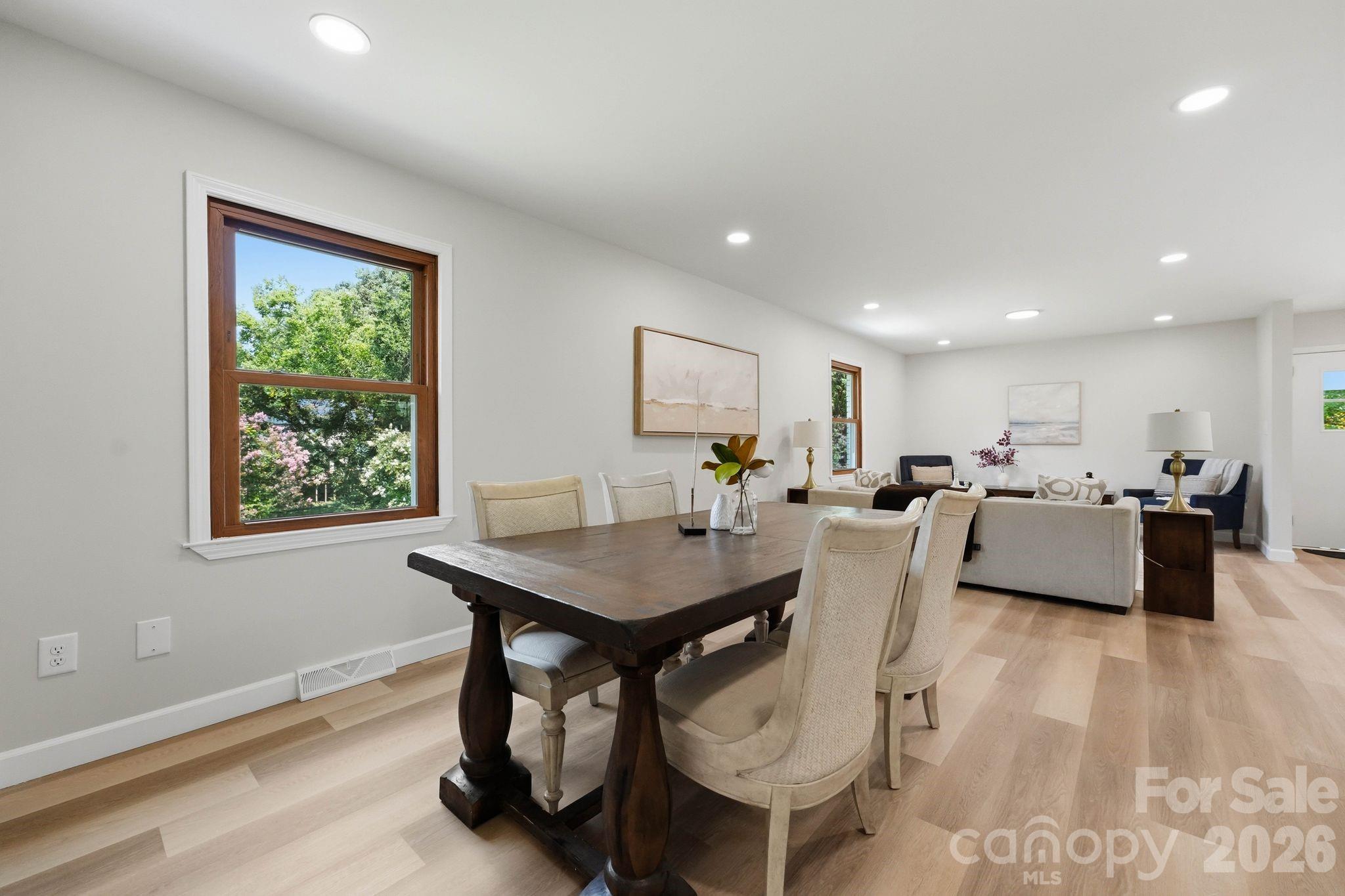 Single Family Residence at 19924 Floral Lane, Cornelius, photo 15 of 47