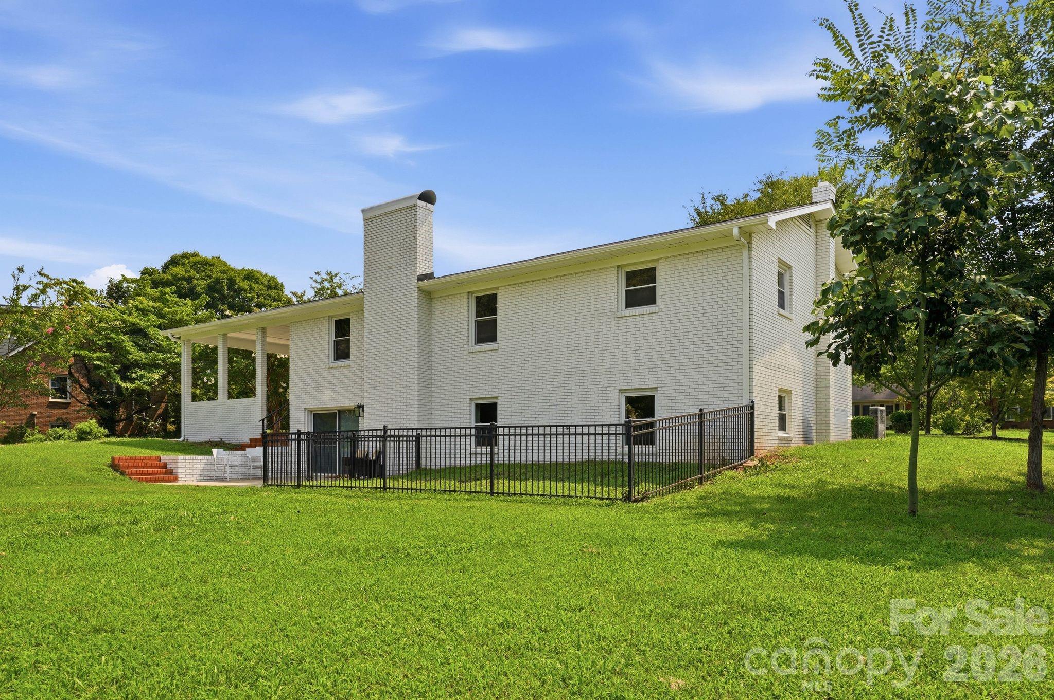 Single Family Residence at 19924 Floral Lane, Cornelius, photo 40 of 47